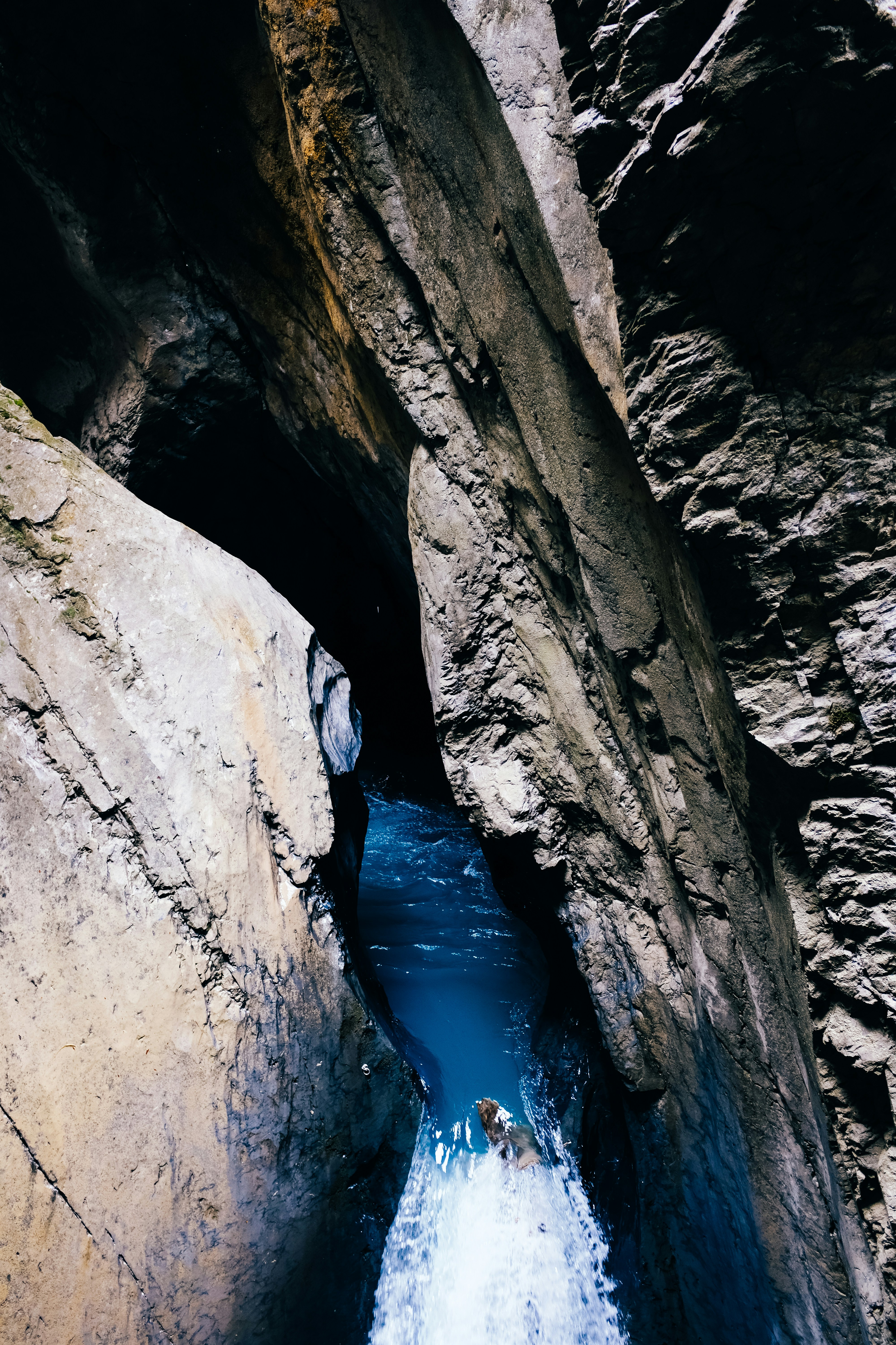 Photo by adrienolichon