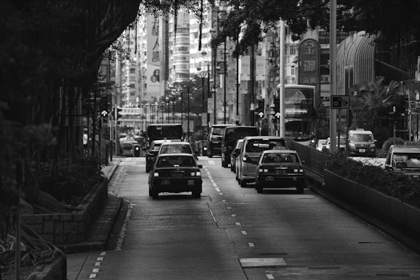 a black and white photo of a city street