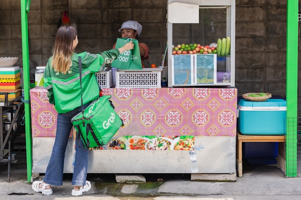 GREEN COLOR LUNCH BAG