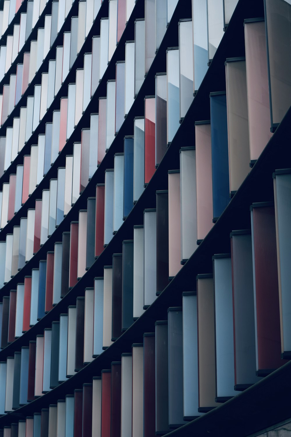 a building that has a bunch of windows on it