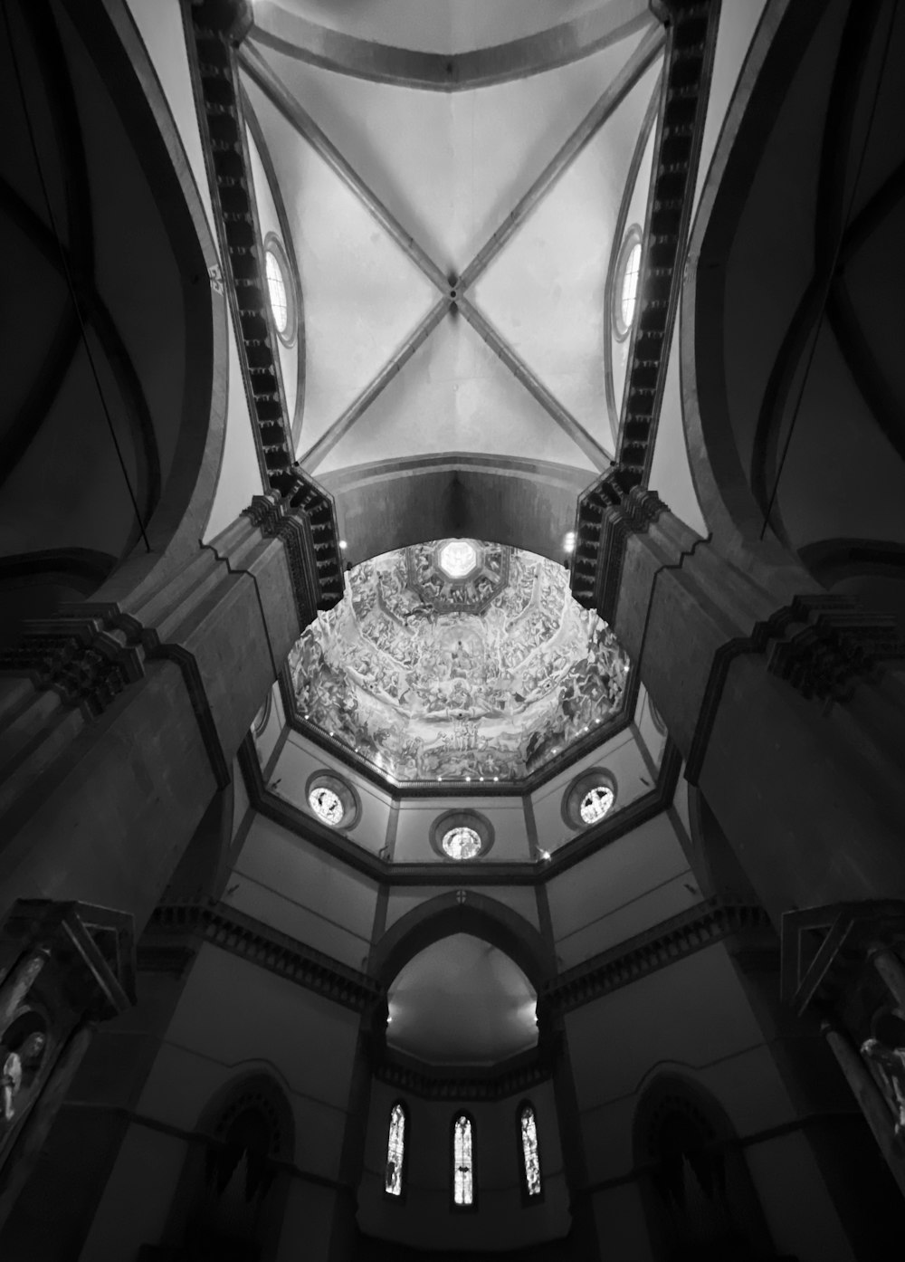 a view of the ceiling of a large building