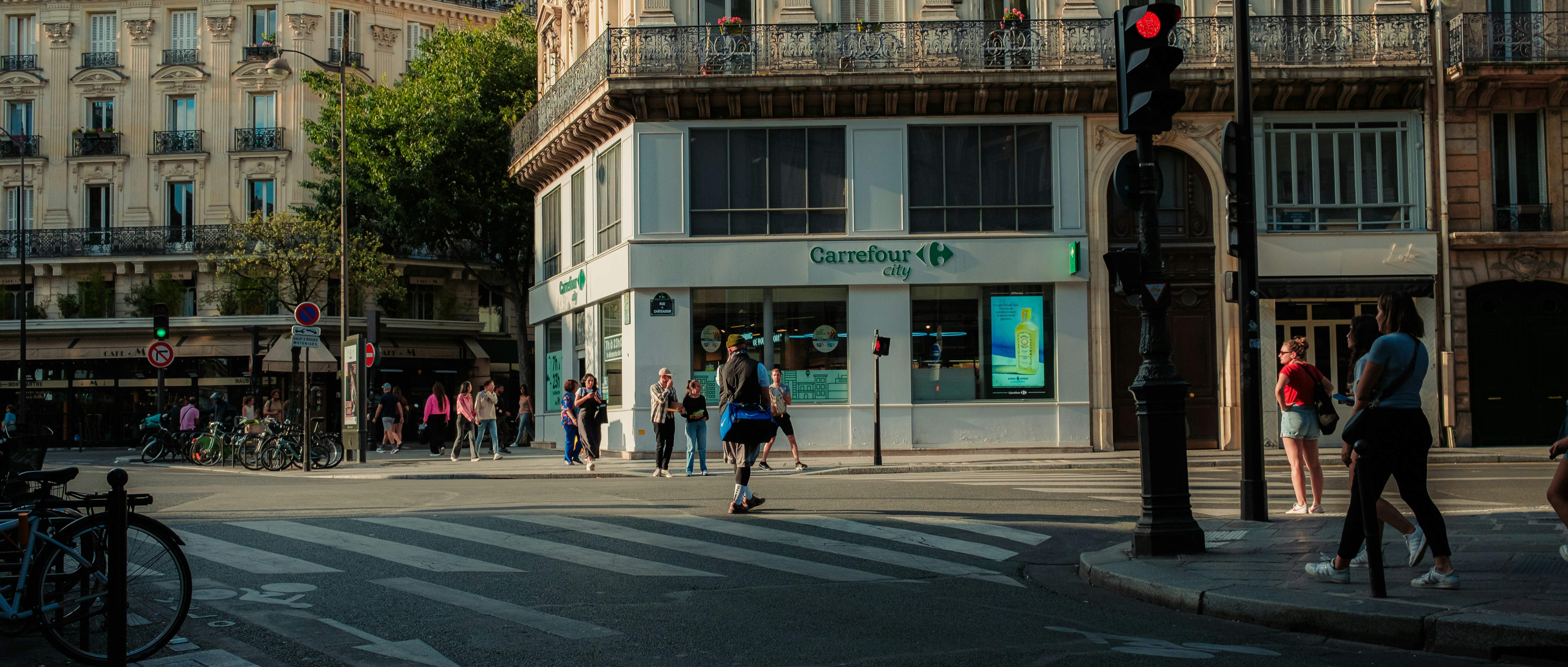 Photo by valentinlacoste