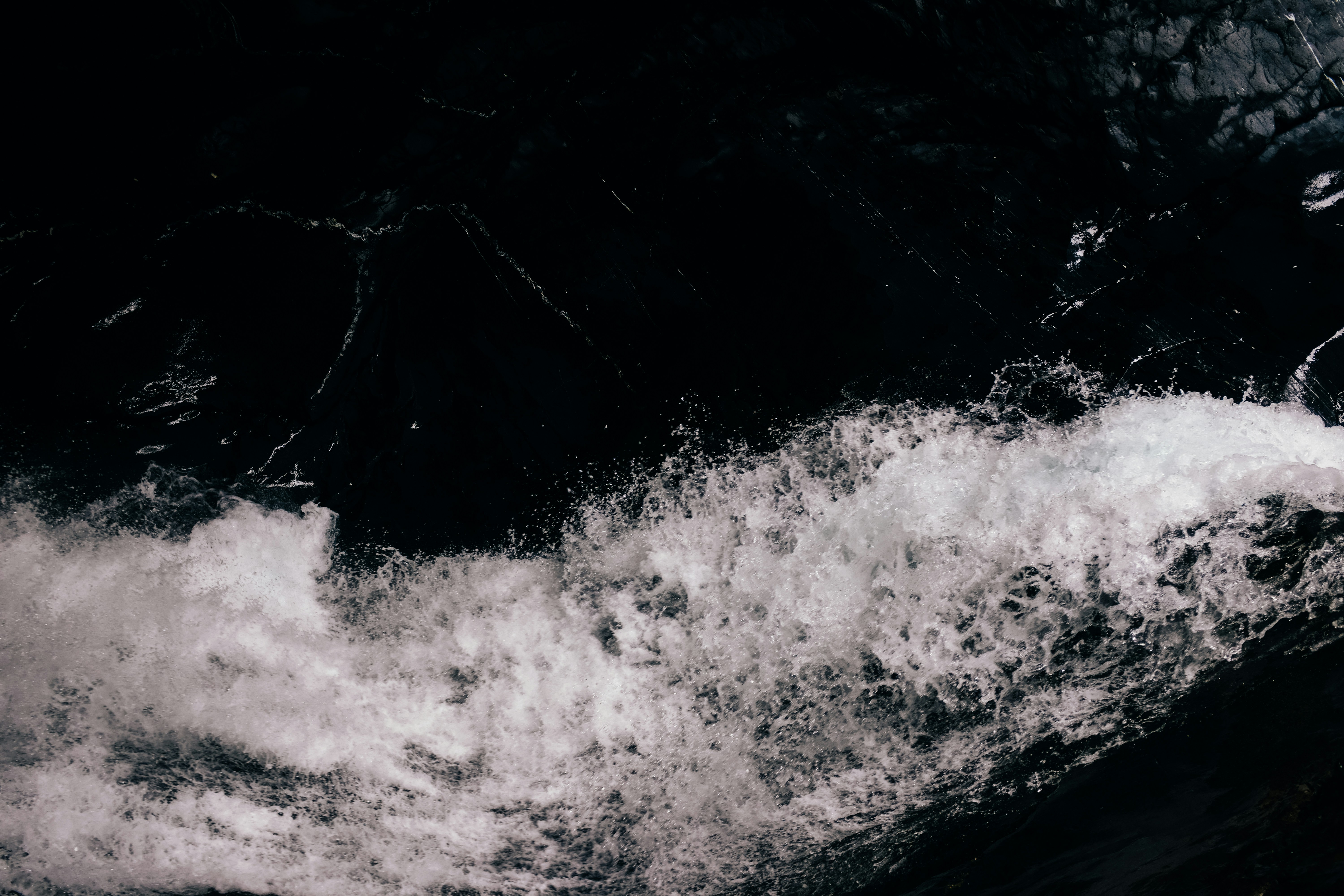 Photo by adrienolichon