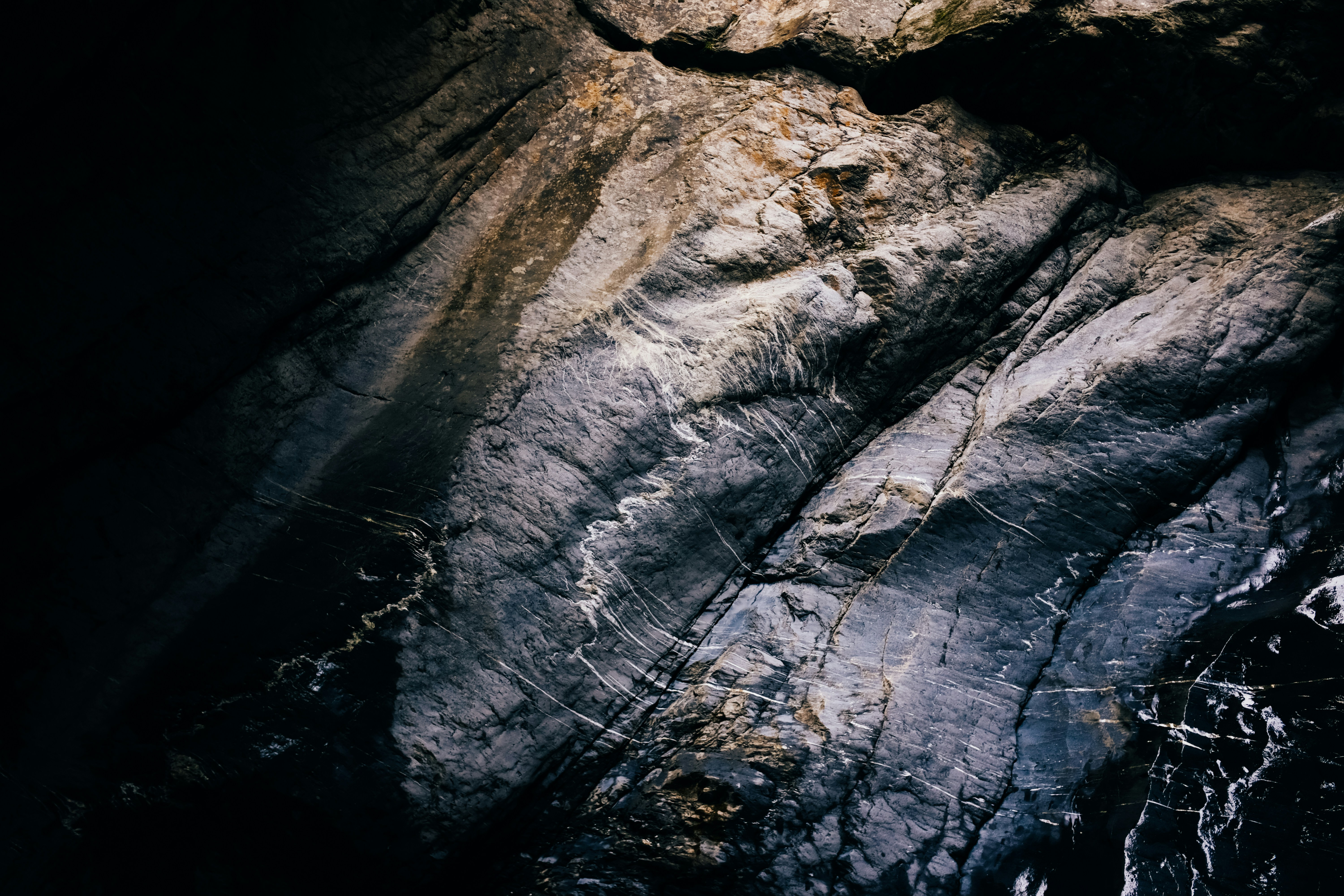 Photo by adrienolichon