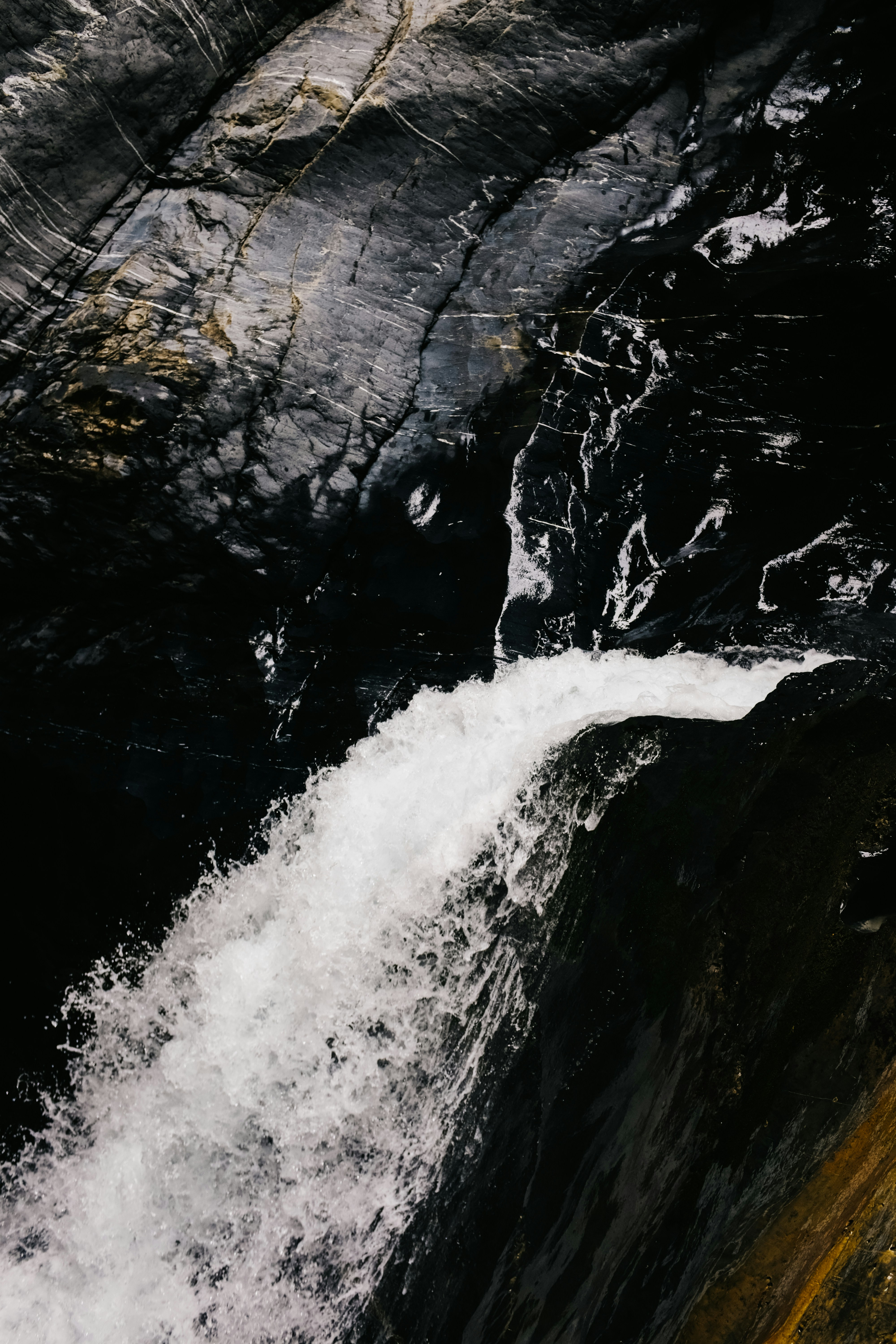 Photo by adrienolichon