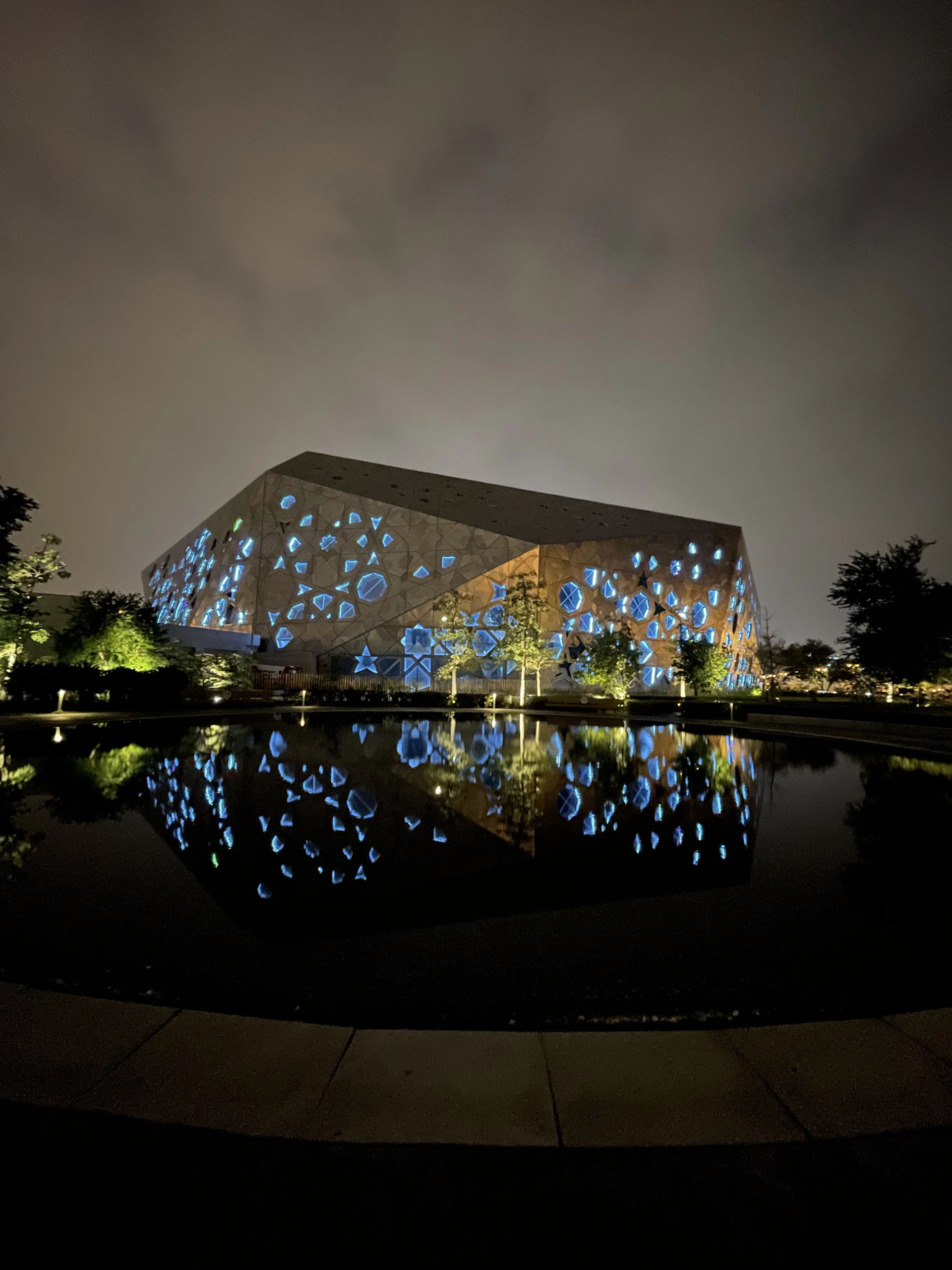 a building that has a lot of lights on it