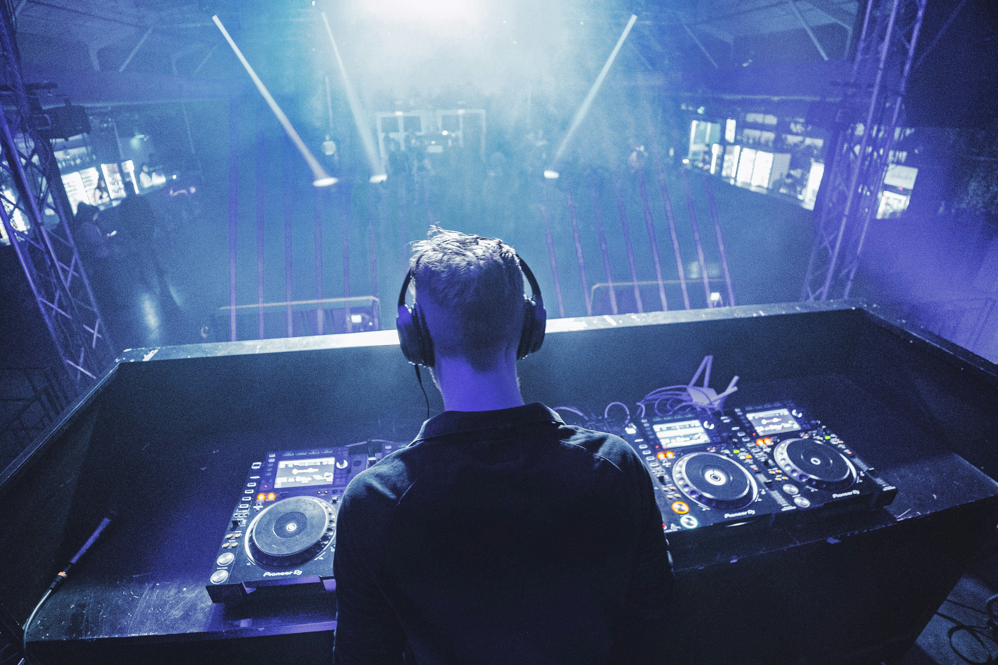 Watch a short video on Surgeon's album Shell~Wave