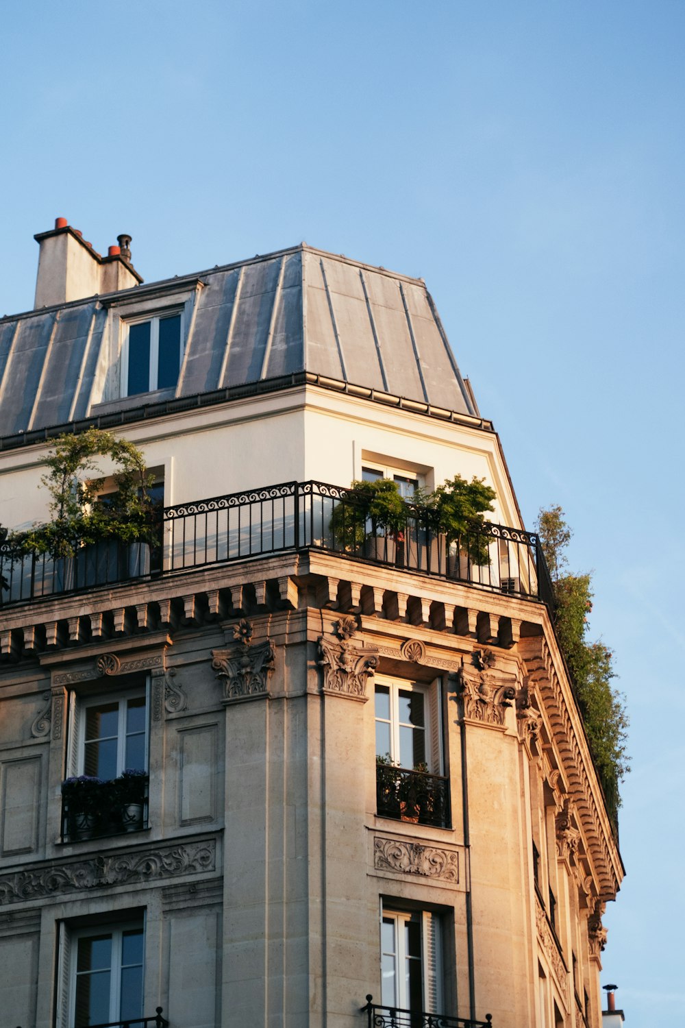 a tall building with a lot of windows and balconies