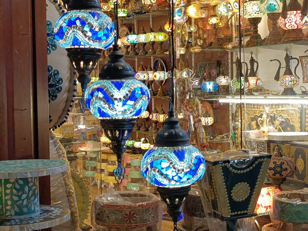 a bunch of lamps that are on a table