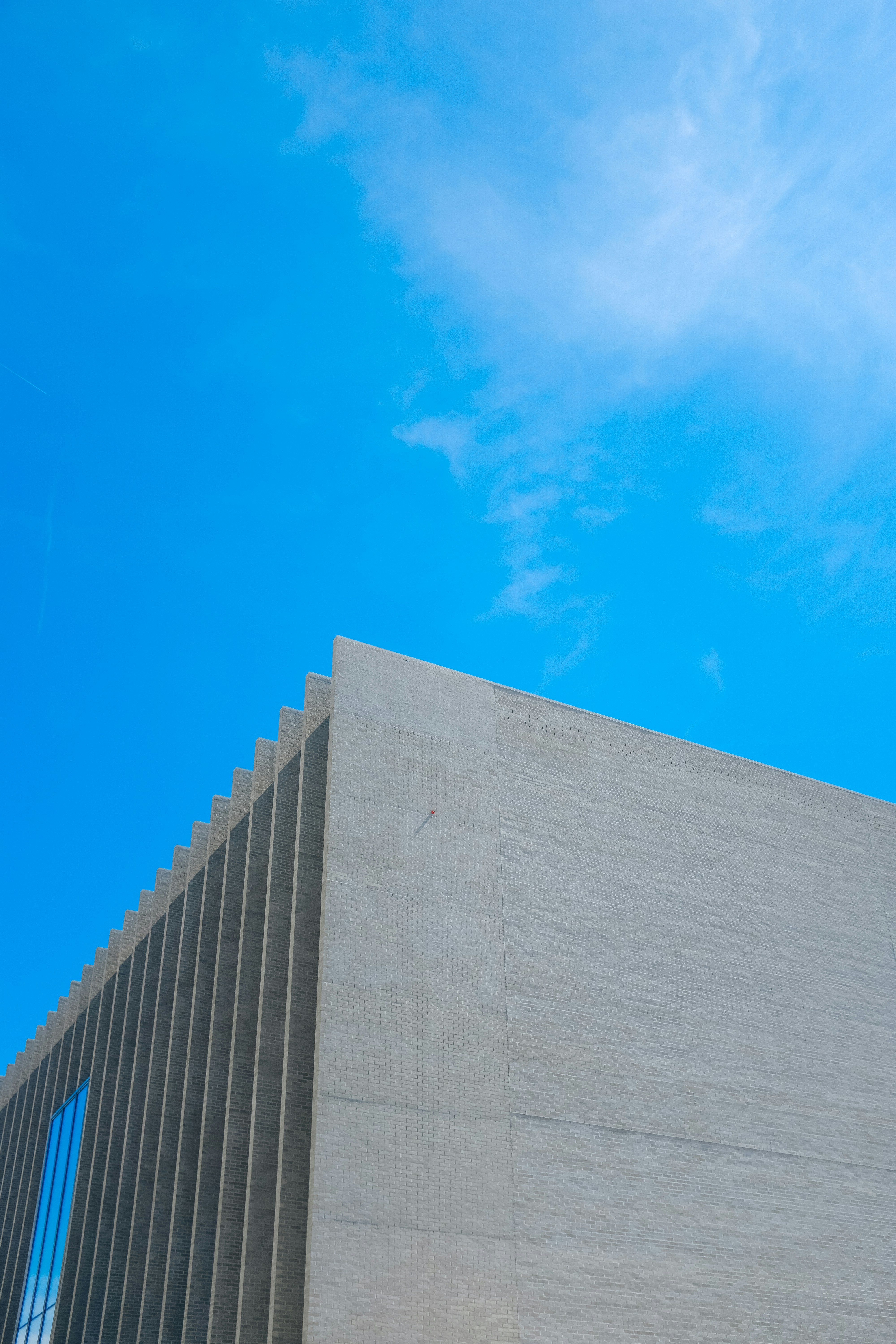 Photo by adrienolichon