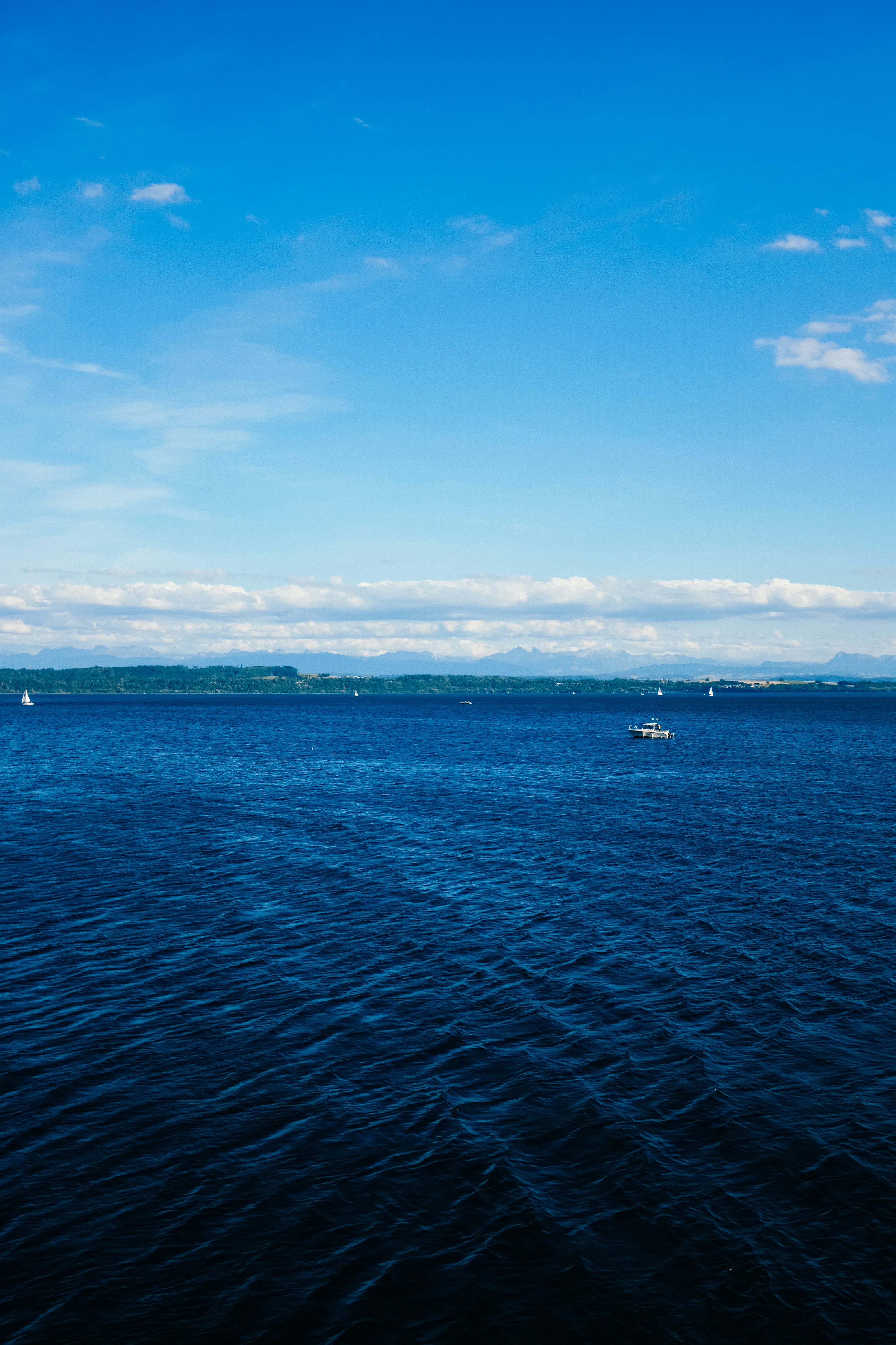 Photo by adrienolichon