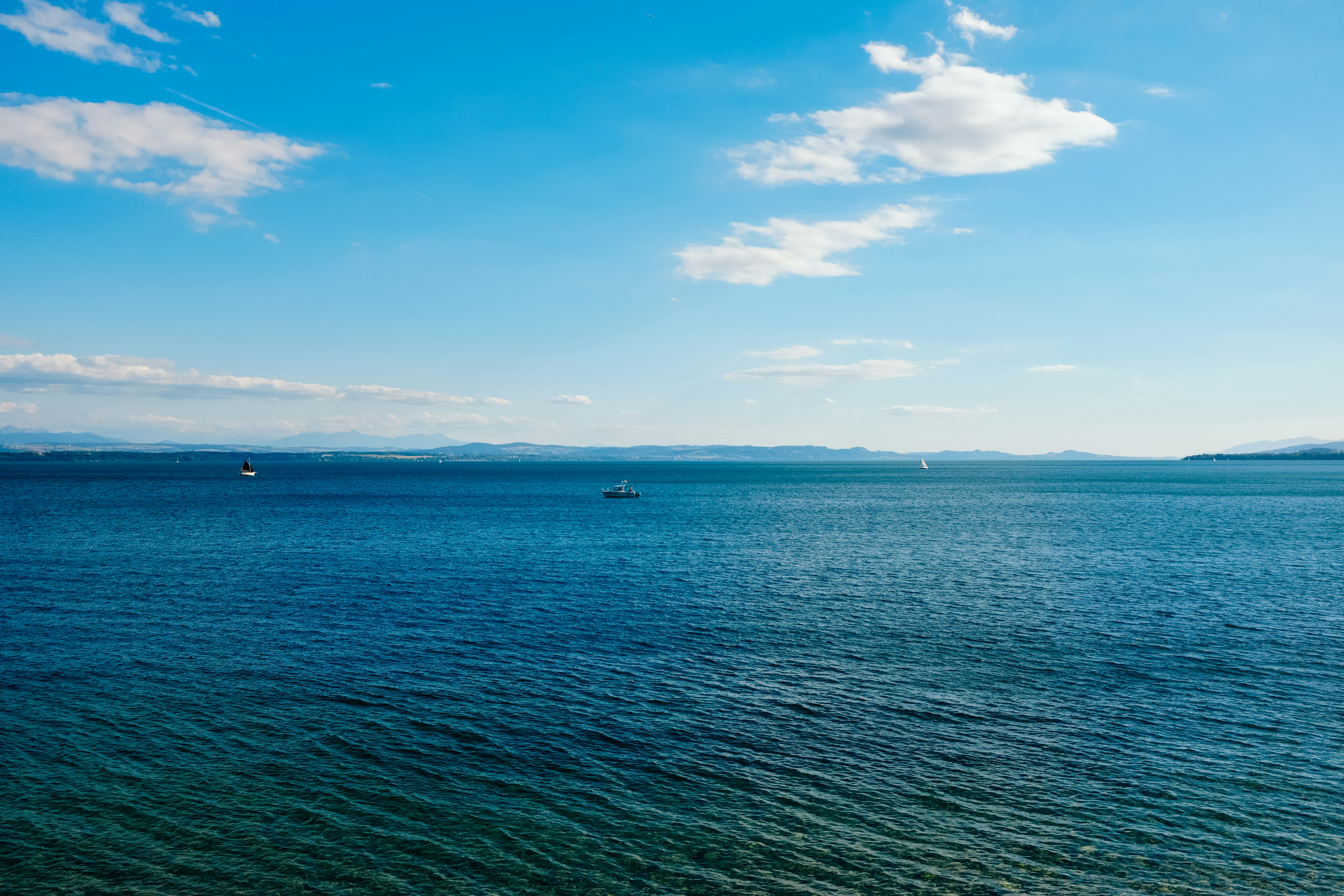 Photo by adrienolichon