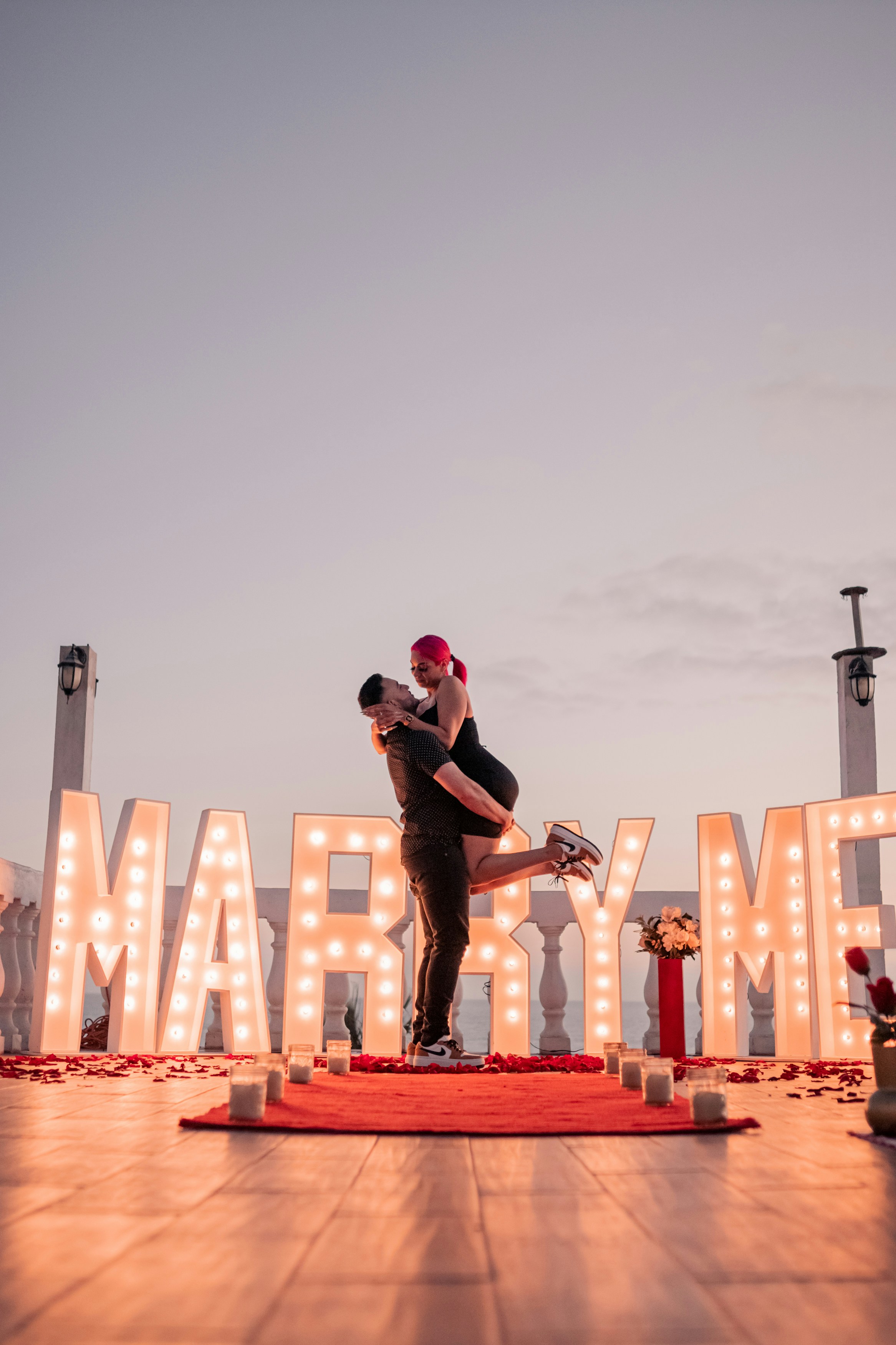 A man and a woman dancing on a stage photo – Free Person Image on Unsplash