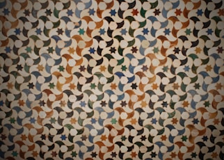 a wall that has a pattern on it