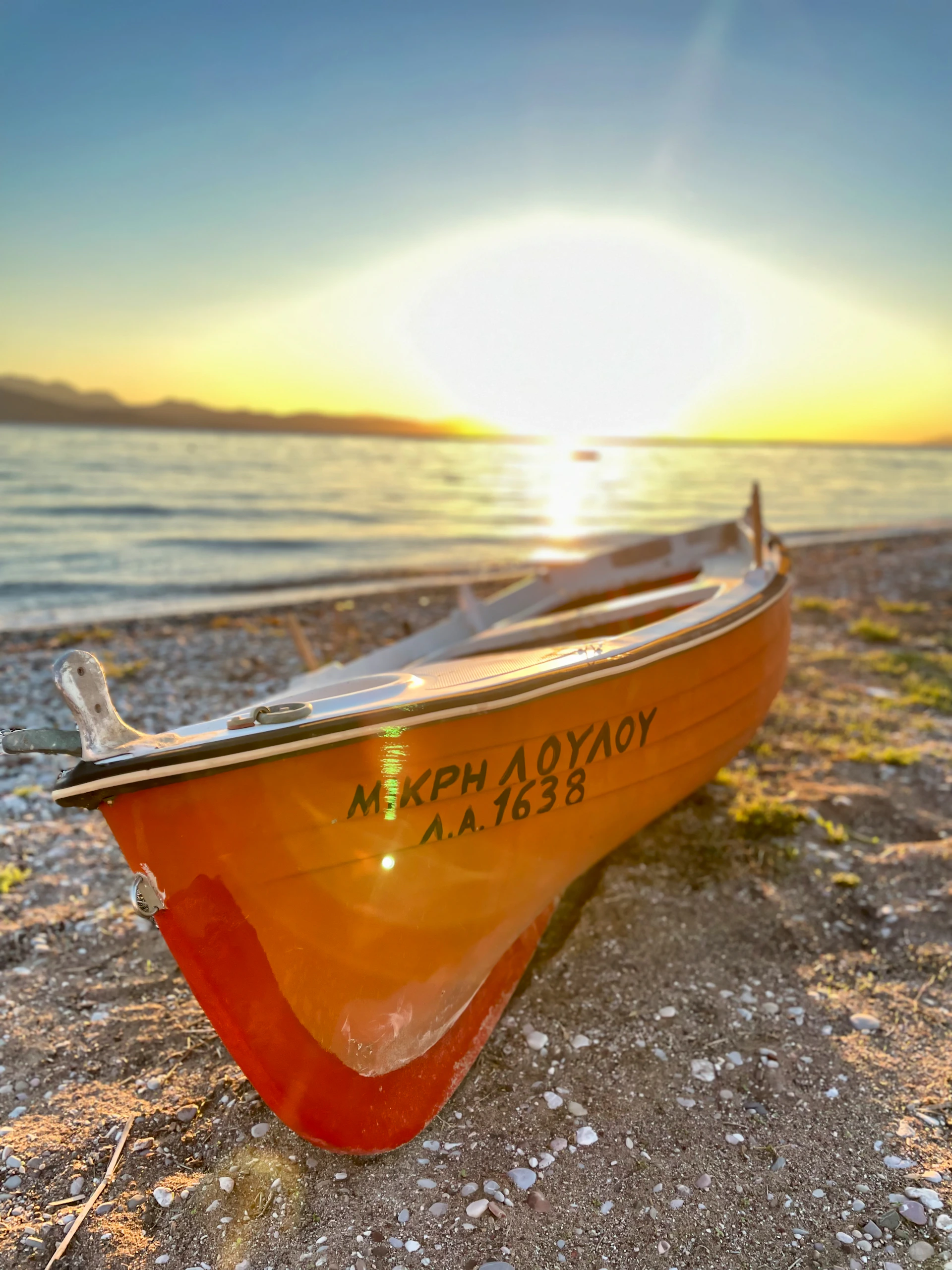 gray computer monitor