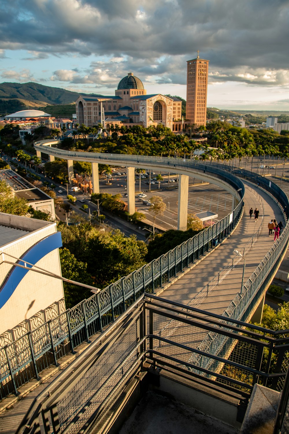 une vue d’une ville d’un point de vue élevé