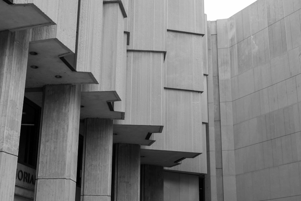 a black and white photo of the outside of a building