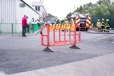 Visual of emergency fencing team quickly installing barriers at a safety project site.