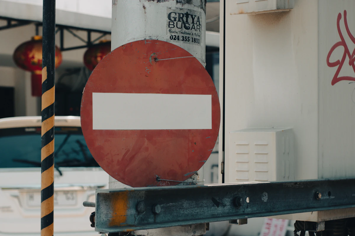 Signalisation parking : panneaux obligatoires, normes et réglementation