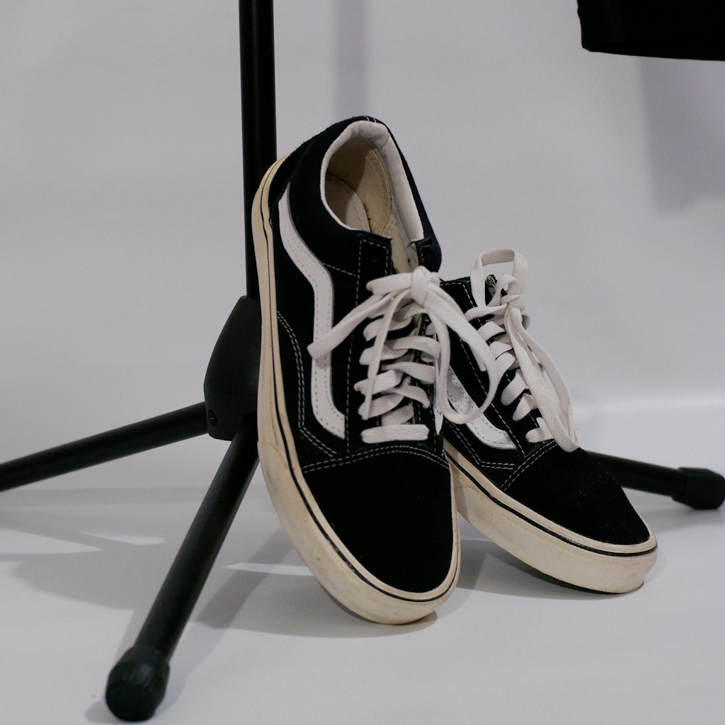 Daily Motion Sneakers