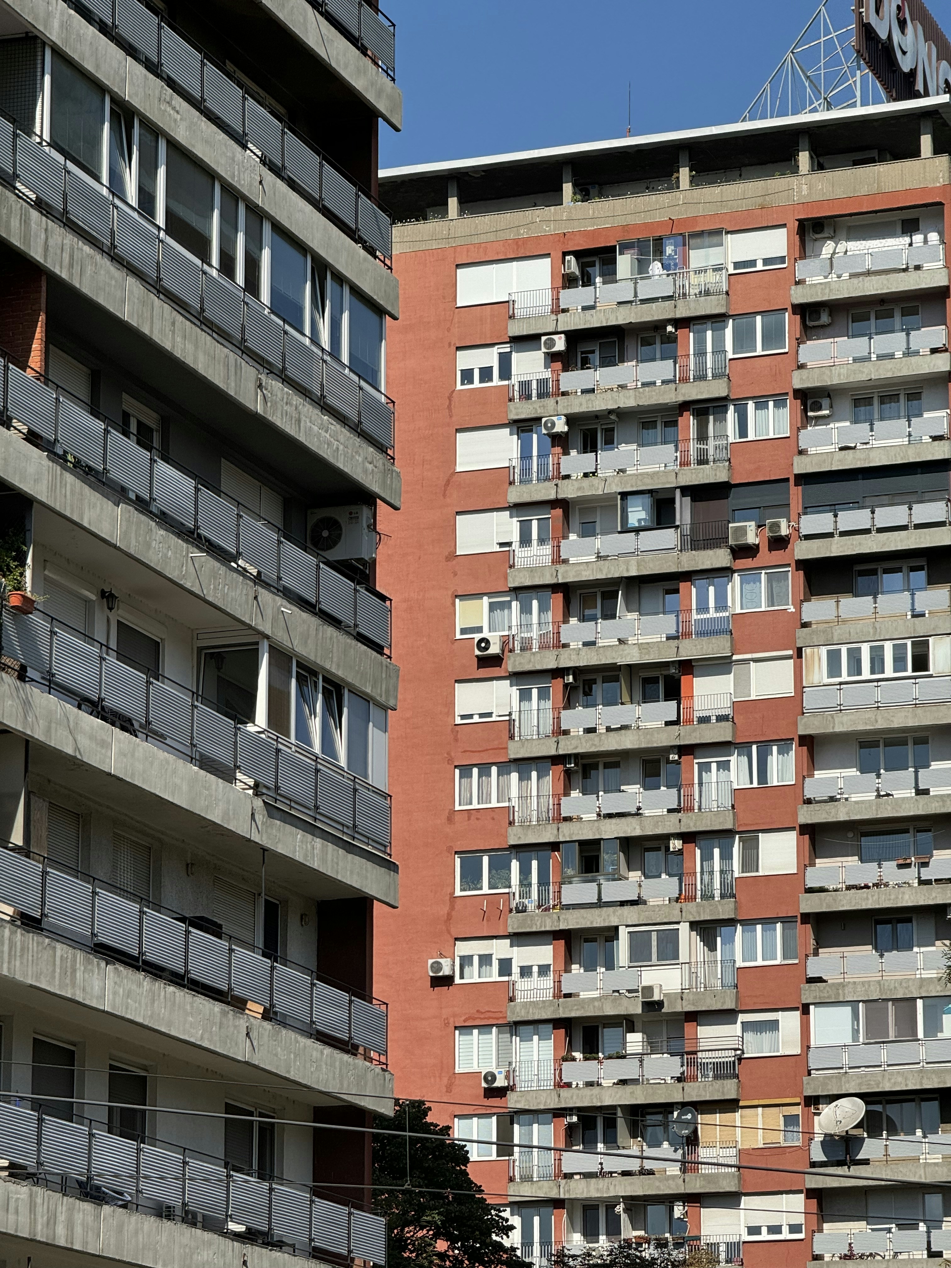 Photo by alexxingplus