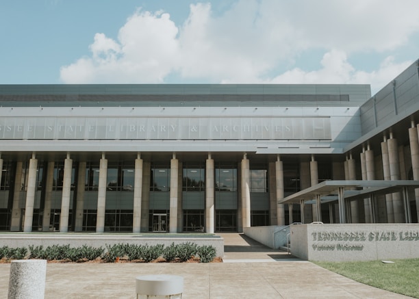 Map highlighting Tennessee and Kentucky with markers showing Omnibuild Group's service areas.