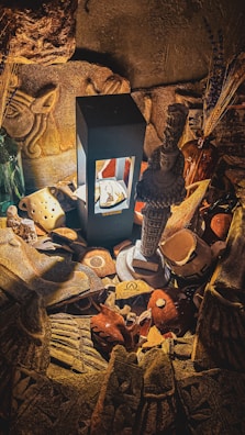 3D model of archaeological artifacts arranged as they would have appeared in their original context.