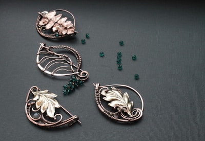 A stunning collection of daily wear jewellery featuring elegant designs.