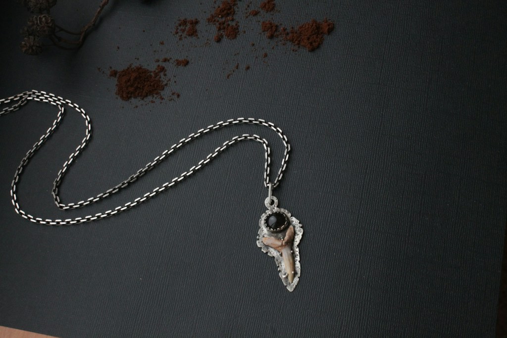Collar de plata