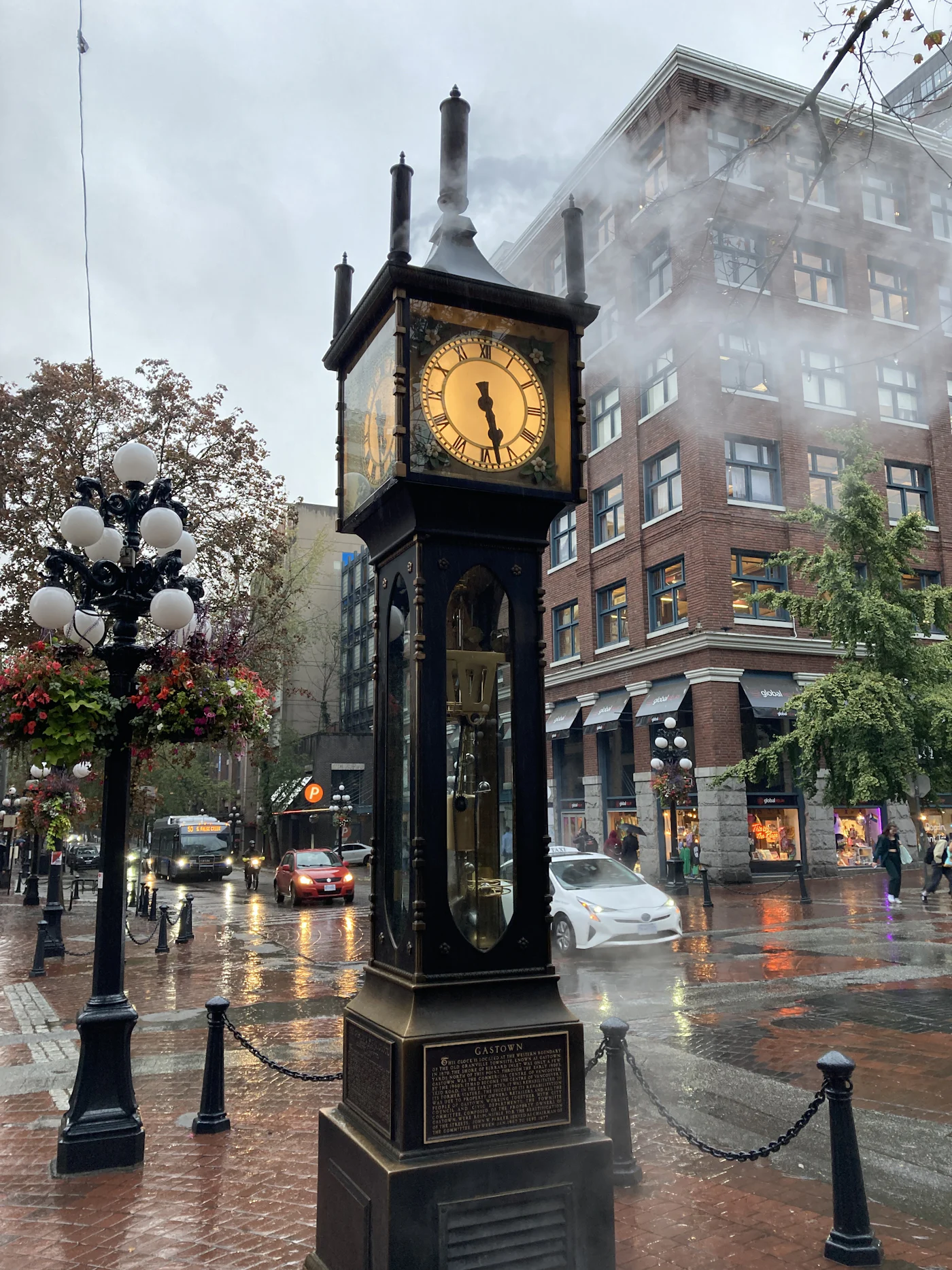 The Gastown steam clock on a rainy Vancouver street