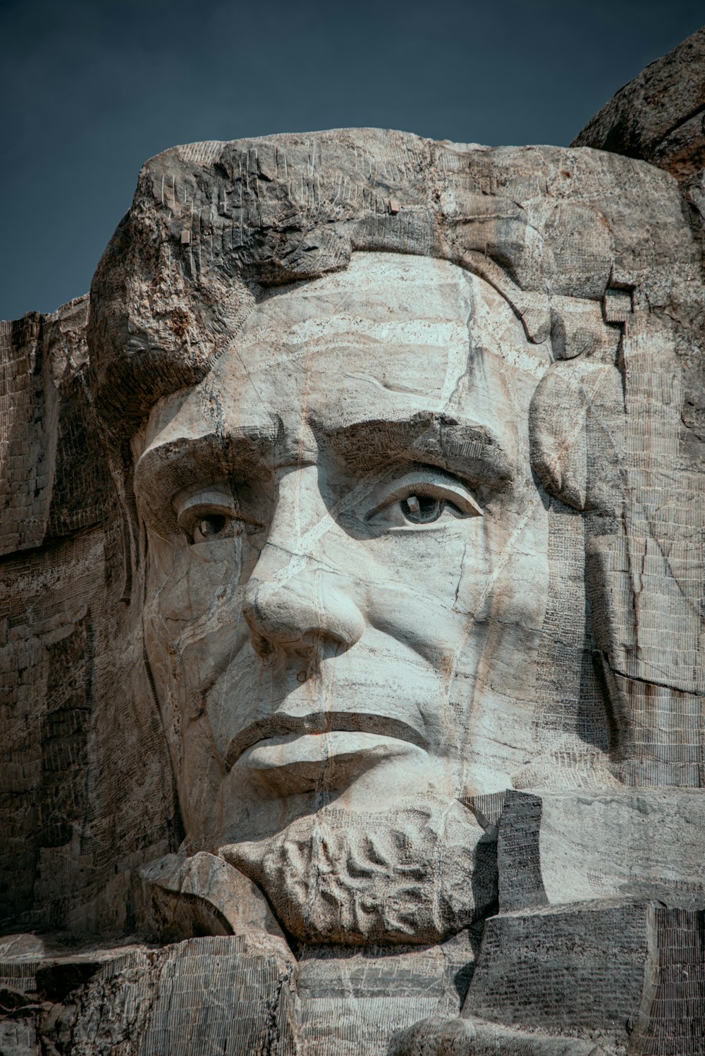 a close up of a statue of abraham lincoln