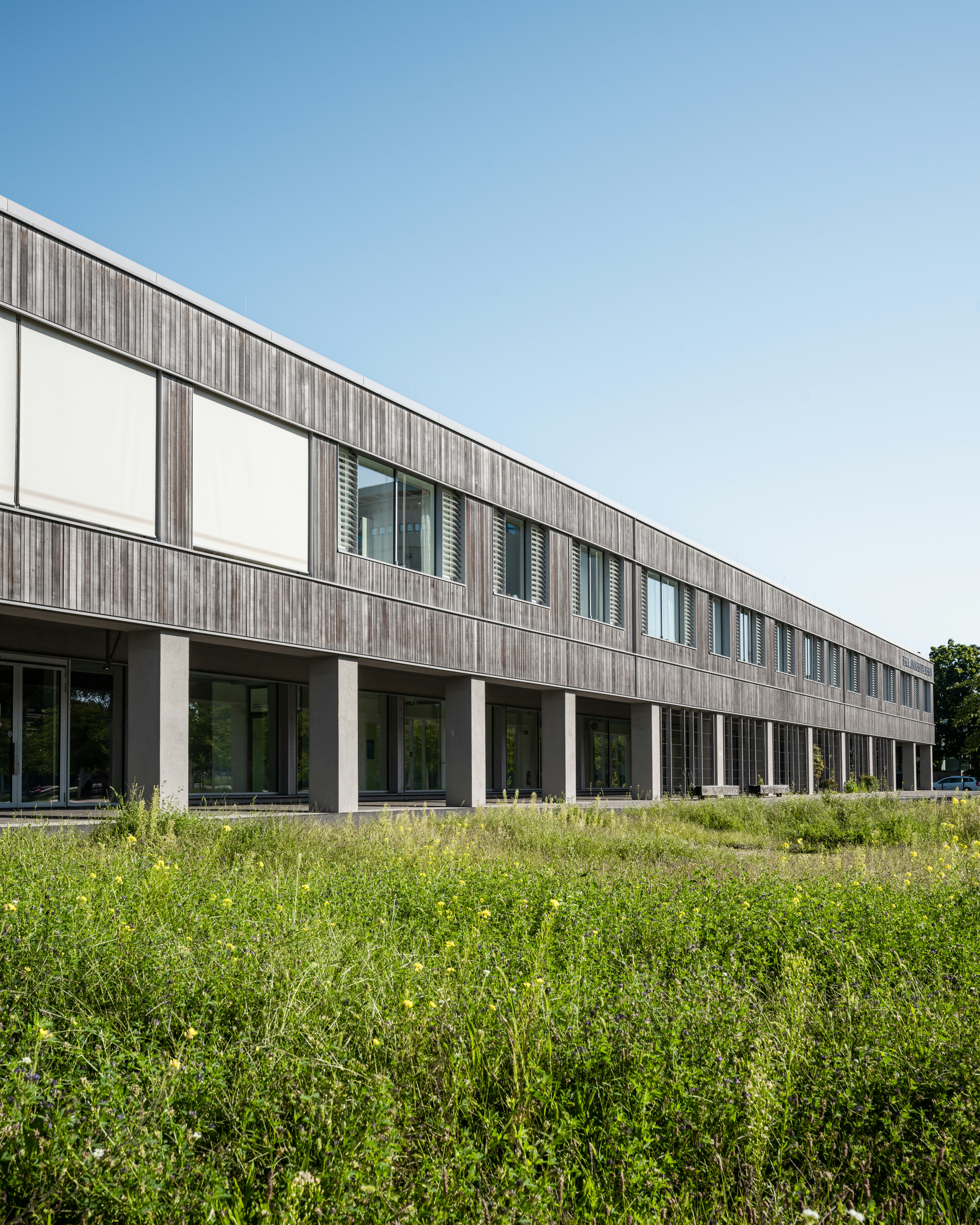 a building that has a lot of windows on it