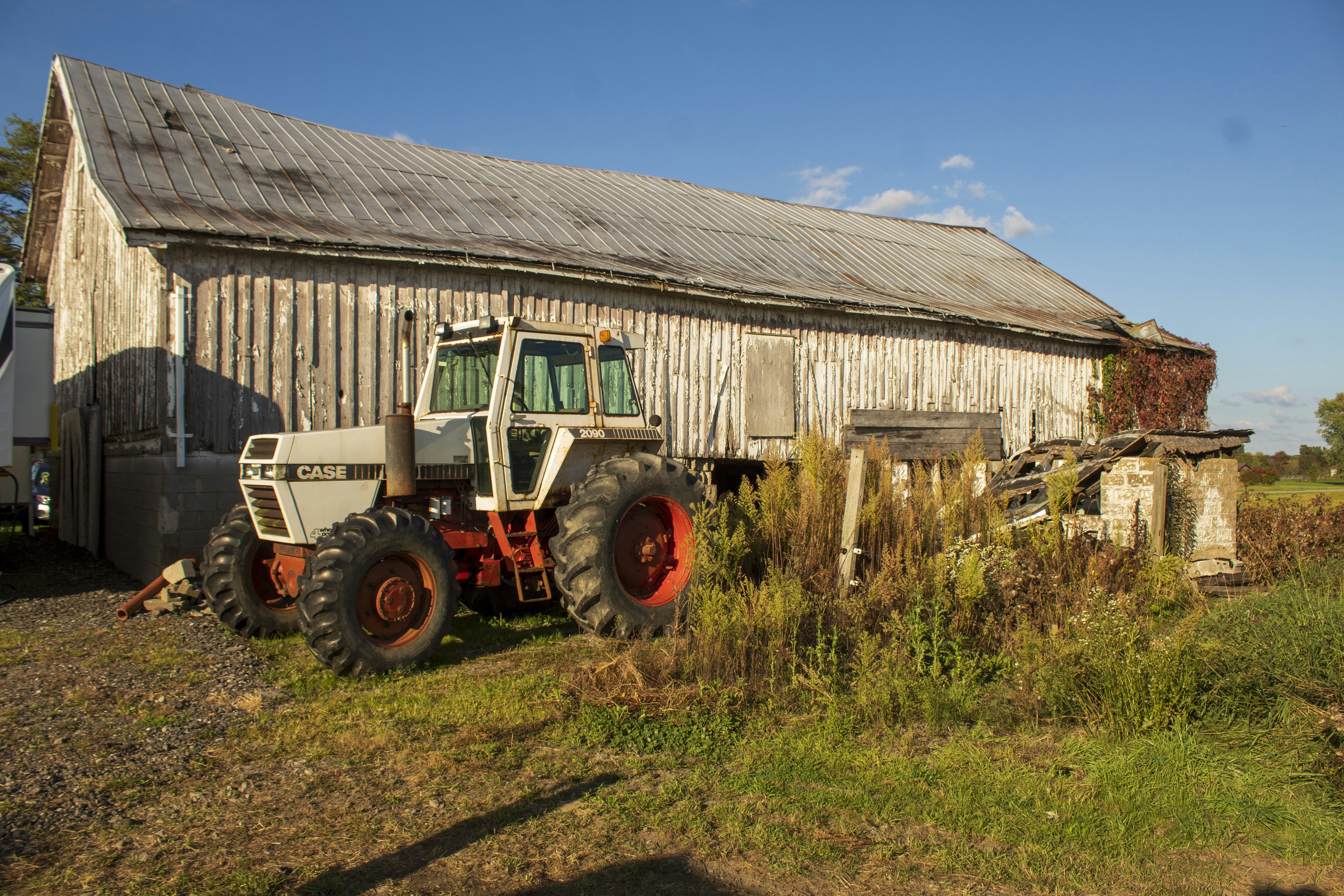 photo-1696233596109-f9671315a46a?ixid=M3wxMjA3fDB8MXxzZWFyY2h8MTV8fGZhcm0lMjBleHBvcnQlMjBzZXJ2aWNlc3xlbnwwfHx8fDE3NzAwMzY0ODZ8MA\u0026ixlib=rb-4.1.0