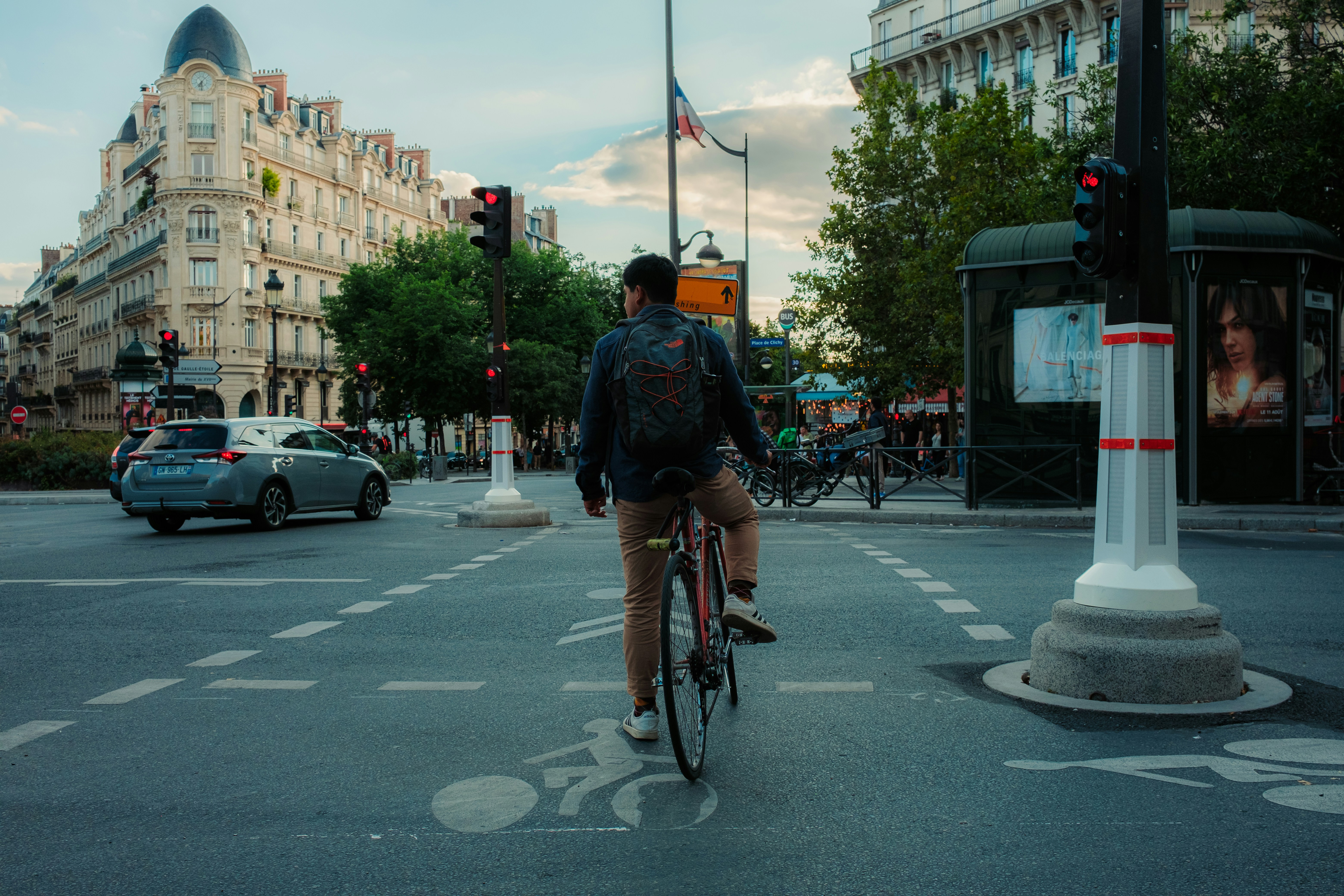 Photo by valentinlacoste