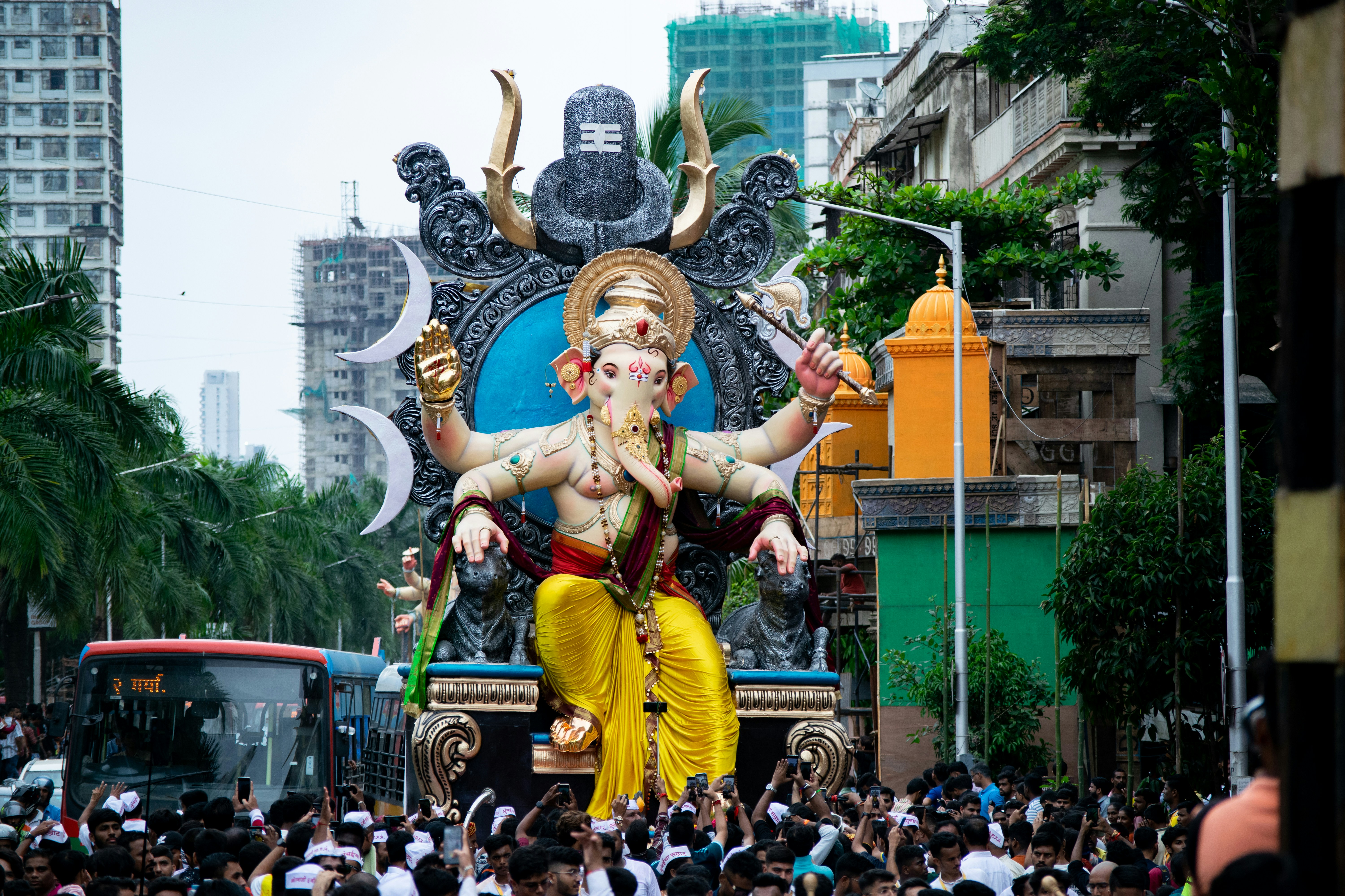AI-Powered Ganesh Chaturthi 2030 in Airoli – Dynamic Visarjan and Crowd Management