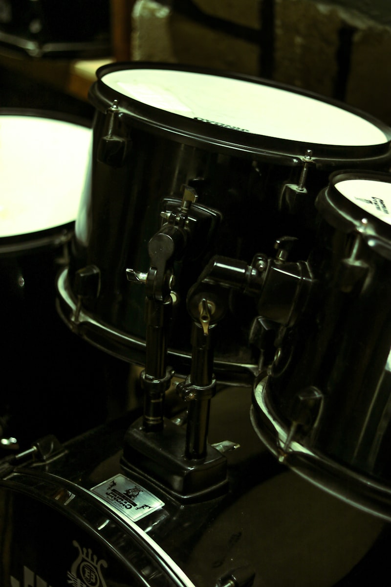 Dark drum setup for programming Jersey Club and Drill beat patterns