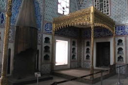 A digital representation of Islamic heritage.