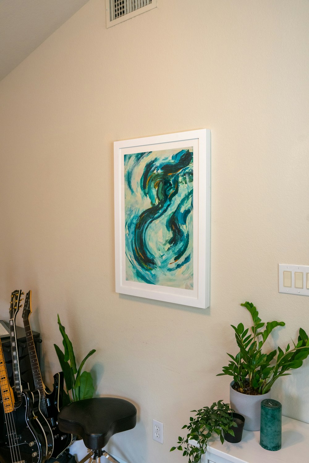 a picture of a painting hanging on a wall