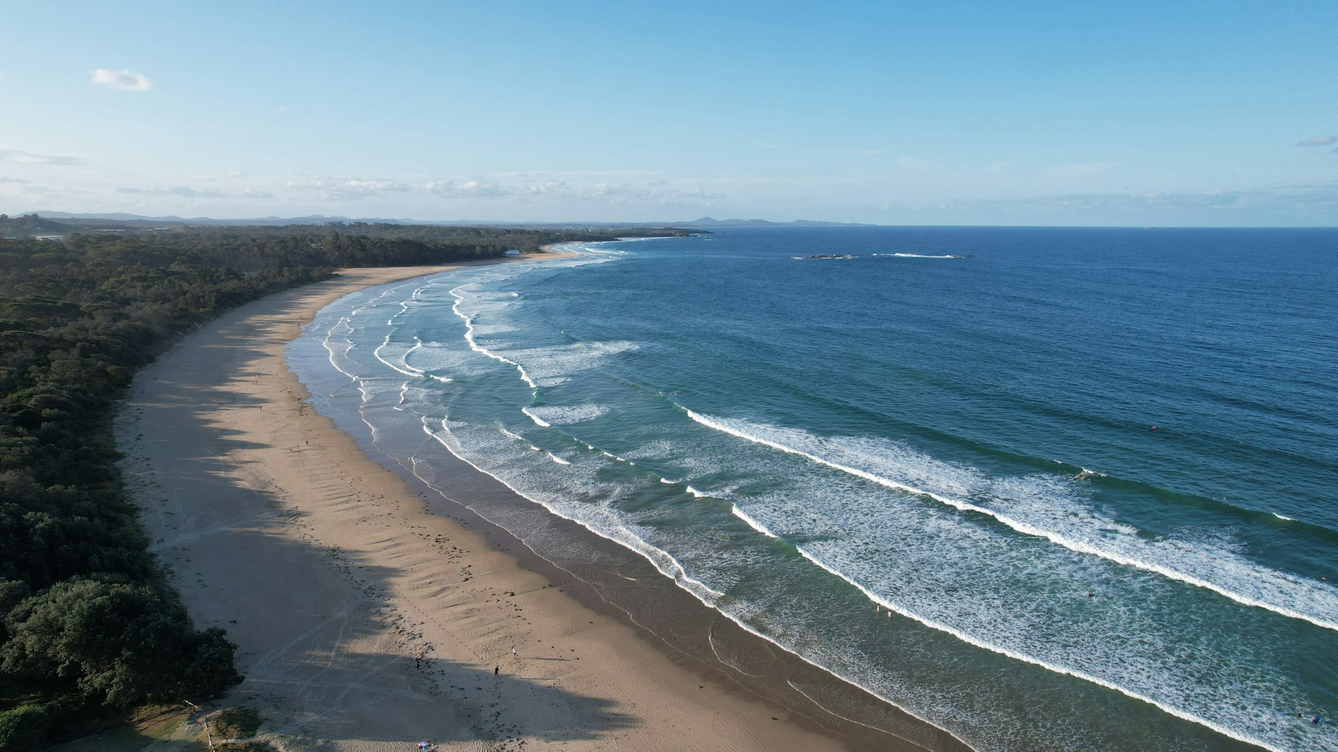 black and white bed linen