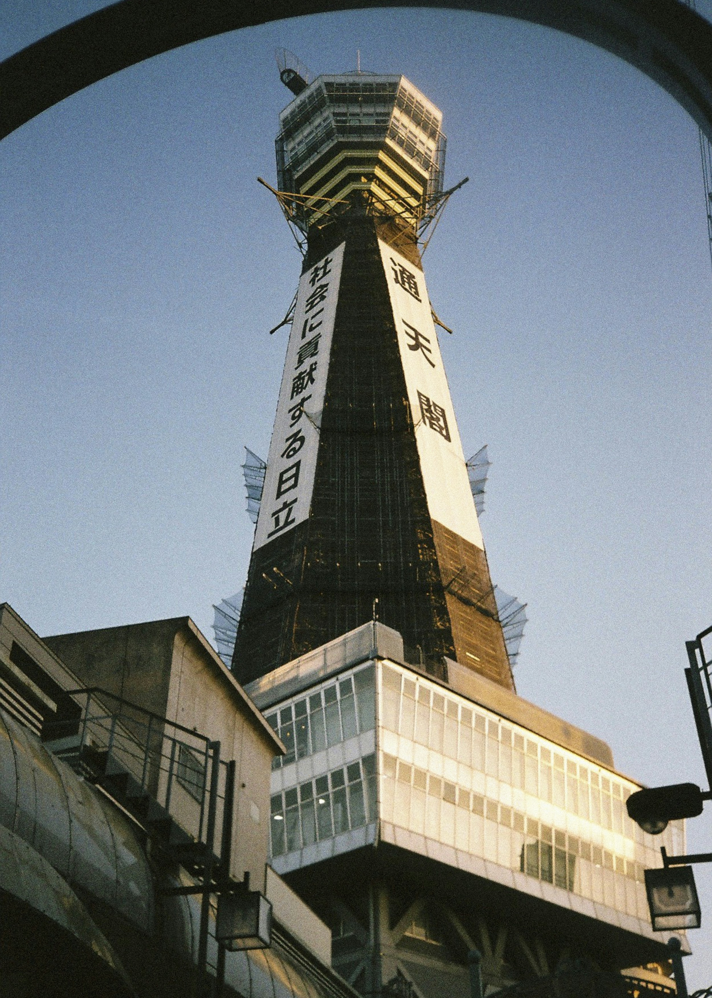 Tokyo Skytree’s Earthquake Defense: A Marvel of Engineering