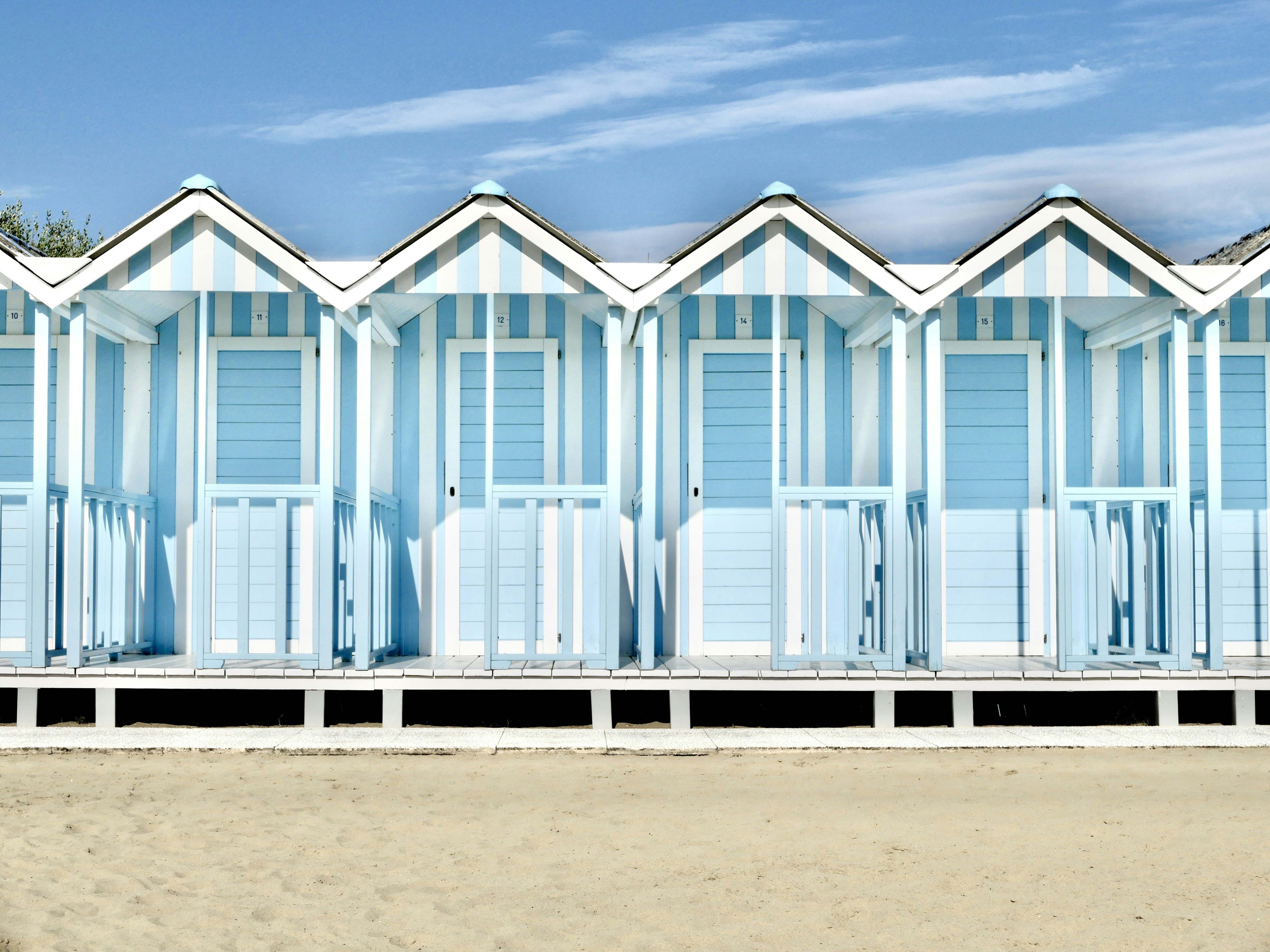 Domeniche d’agosto. Sapore di mare, sabbia calda e malinconia leggera