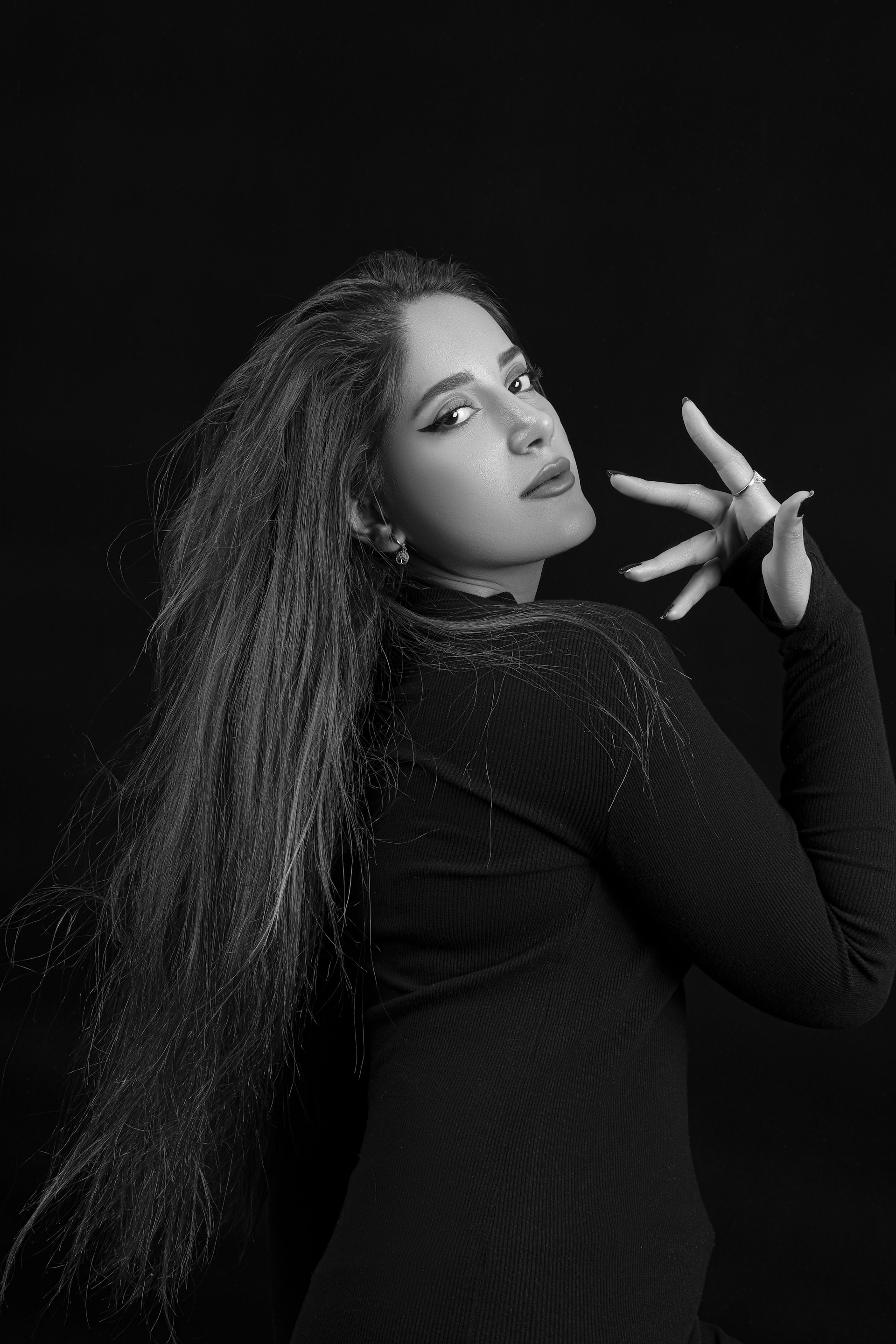 black and white bed linen