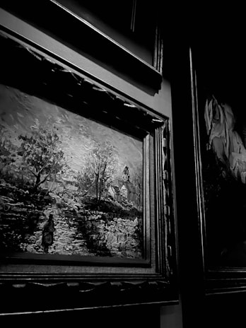 Photograph of the certified archive label from the Archives Descharnes accompanying the painting.