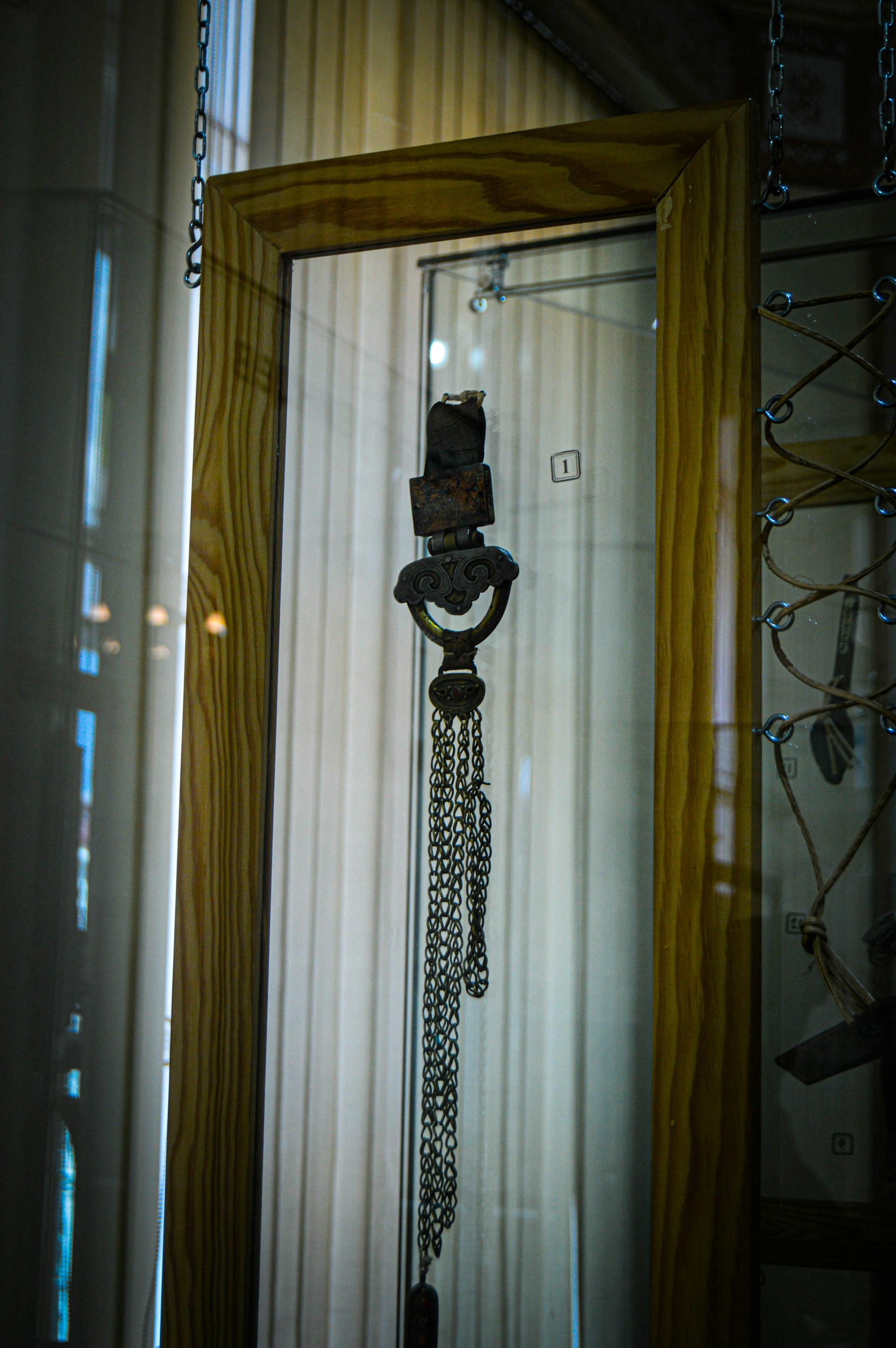 black and white bed linen