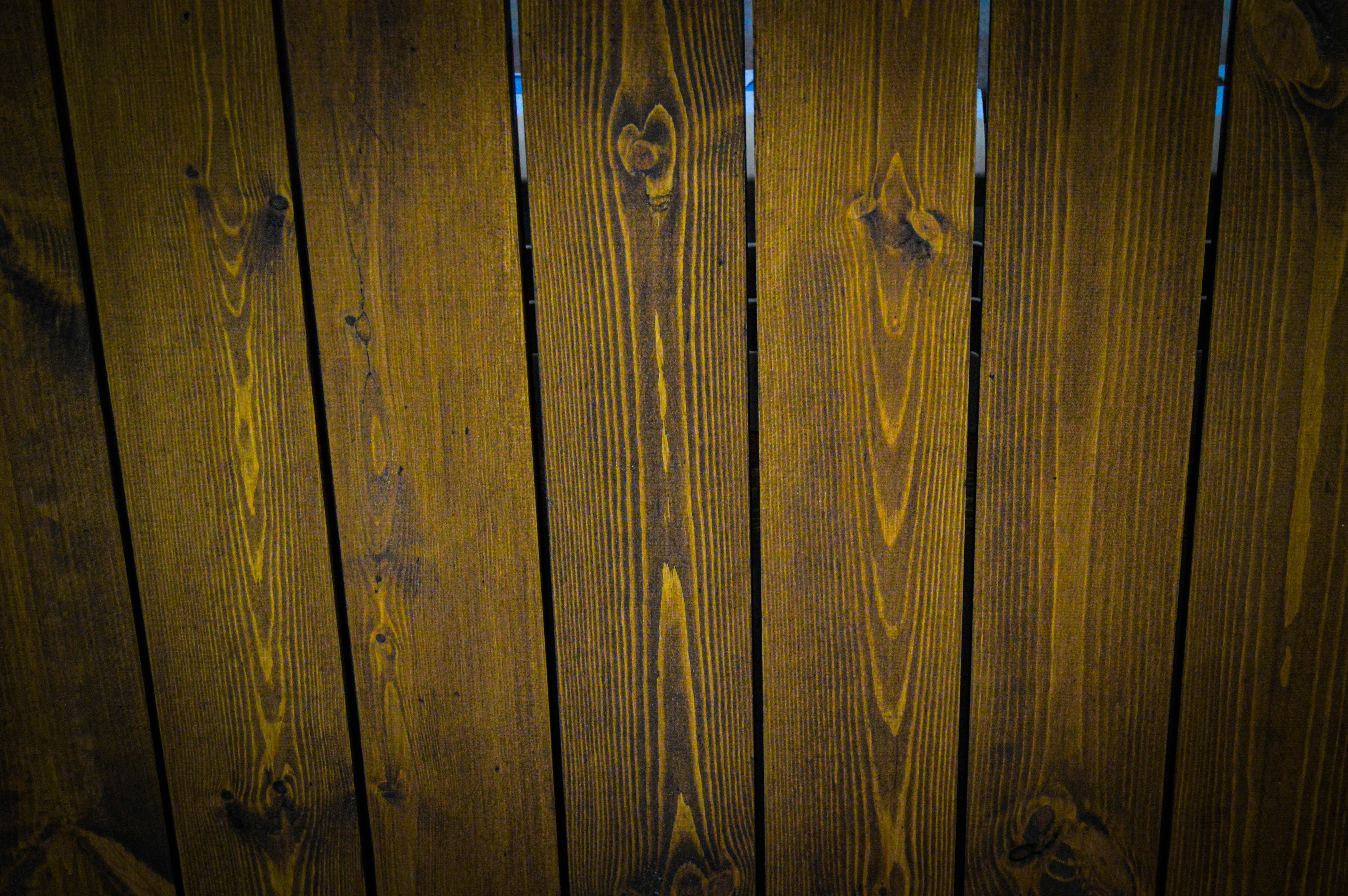 Read more about the article Wood Stain Secrets: Why Your Project Doesn’t Look Like the Sample Card