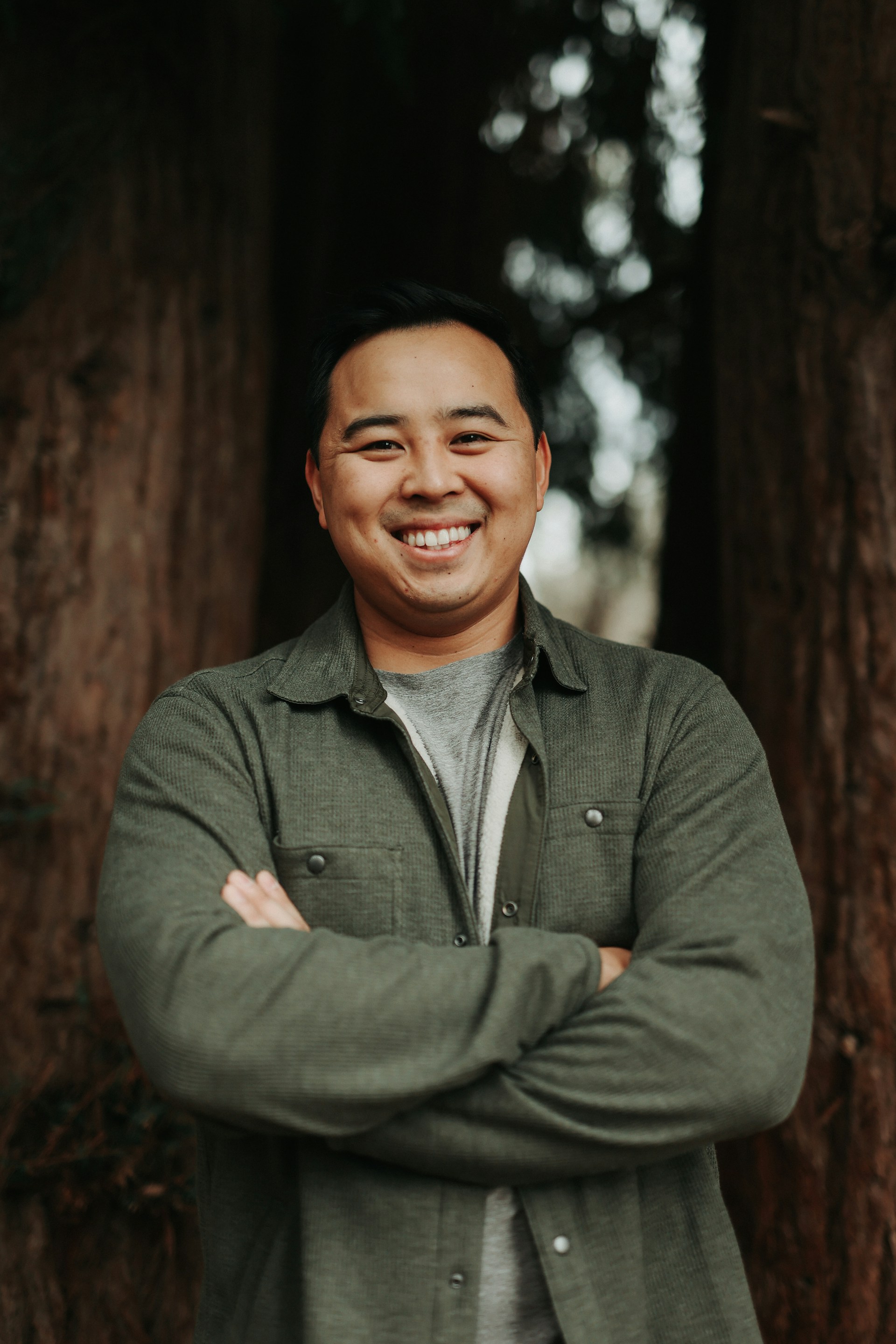 gray computer monitor