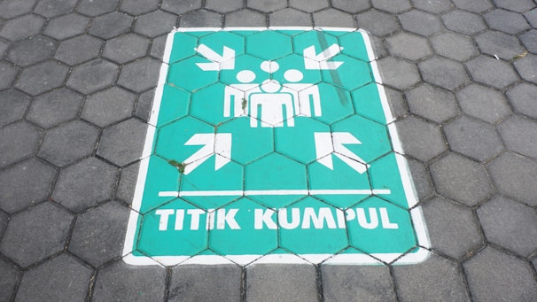 Square placeholder image with dashed border labeled 'pelatihan spip' under it