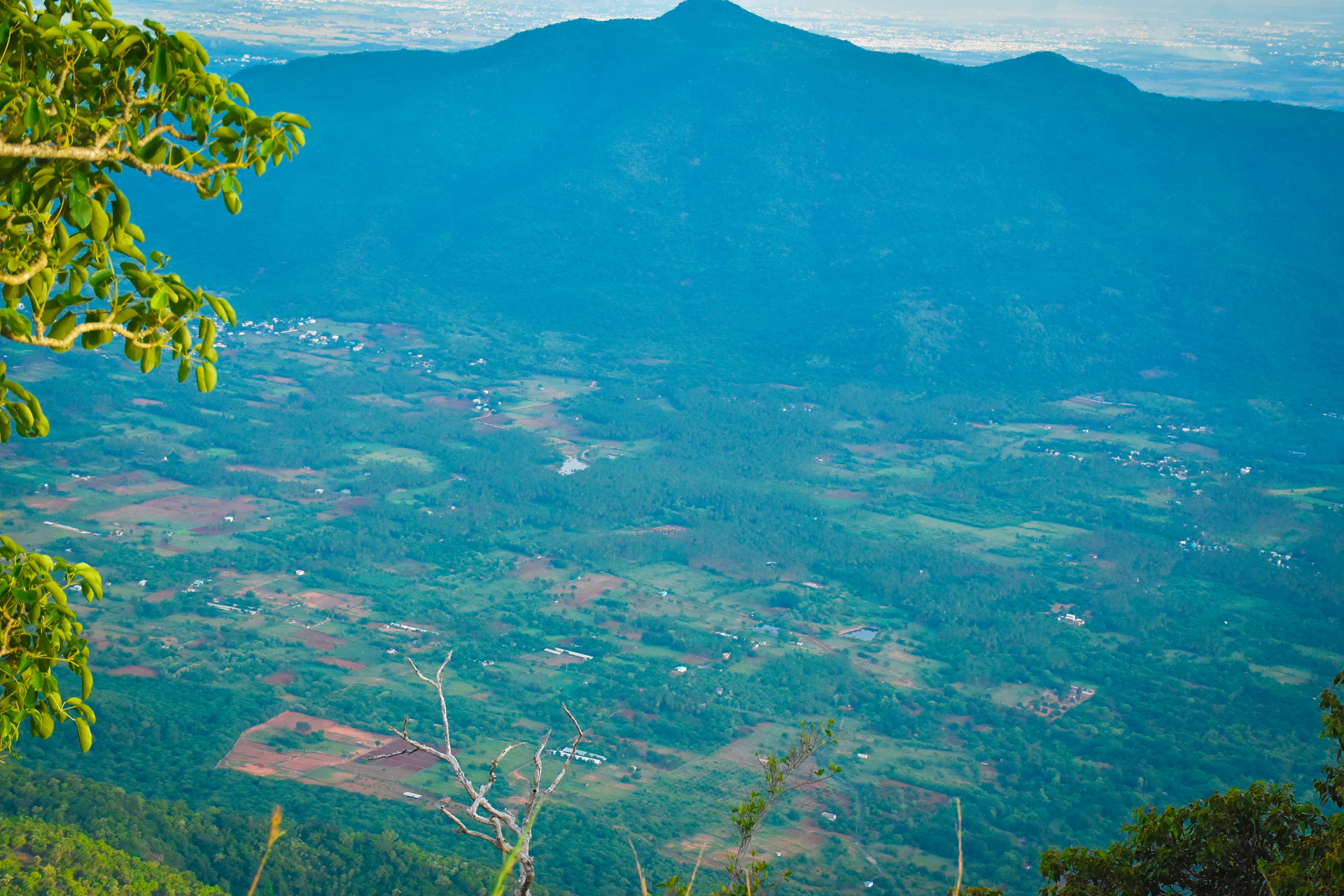 A panoramic view of the lush landscapes and mountains surrounding Michoacán, capturing the natural beauty of the region.