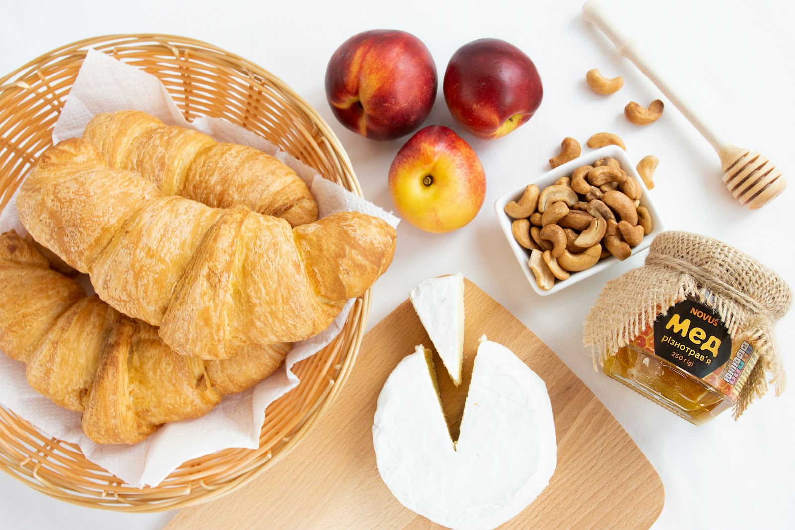 Sesame-Free Rosh Hashanah feast spread