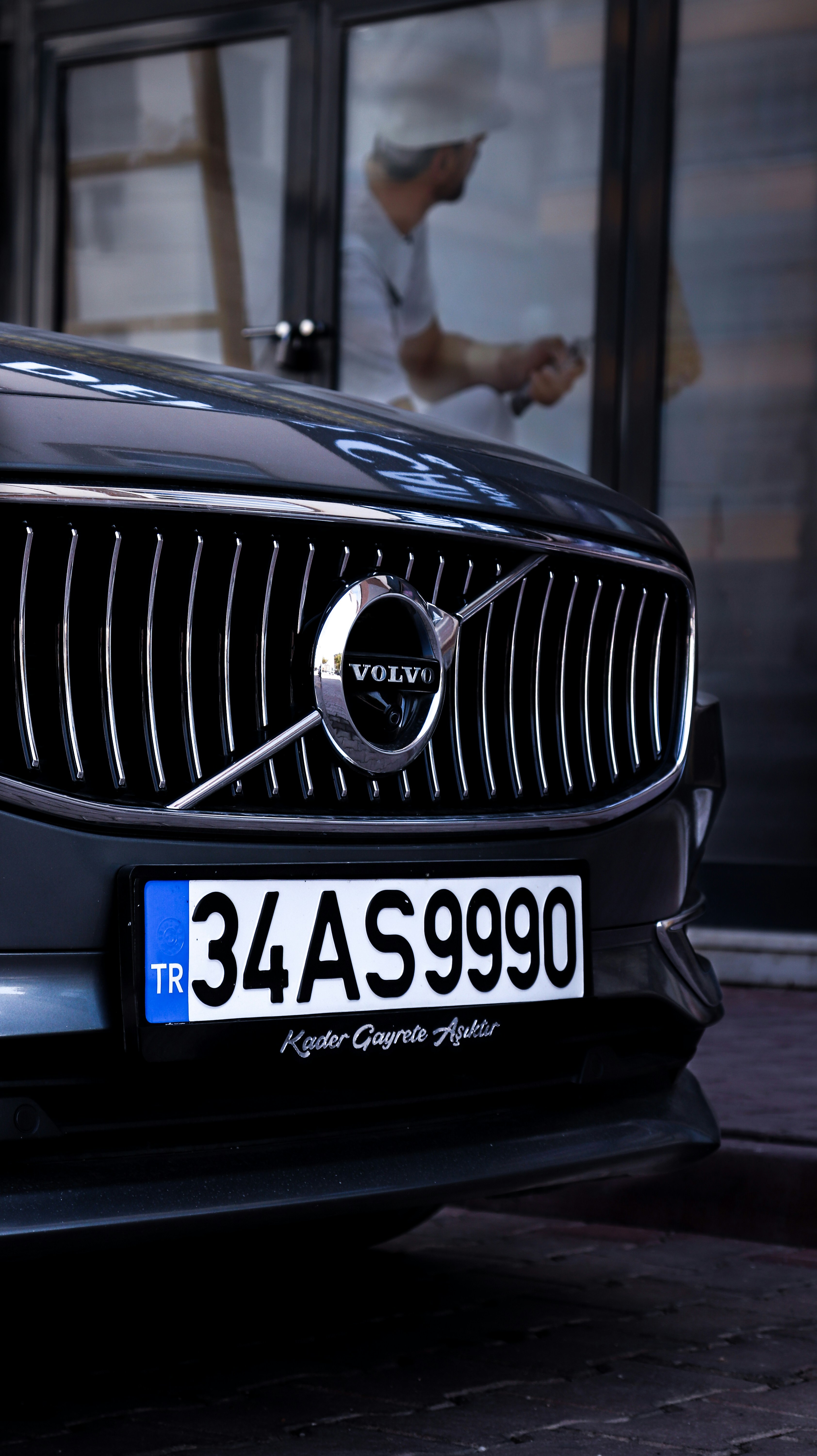European Stocks Surge as Trade War Tensions Ease: A Look into Volvo’s Struggles